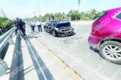 Carambola en Monclova: Chevrolet Aveo provoca accidente en el bulevar Harold R. Pape