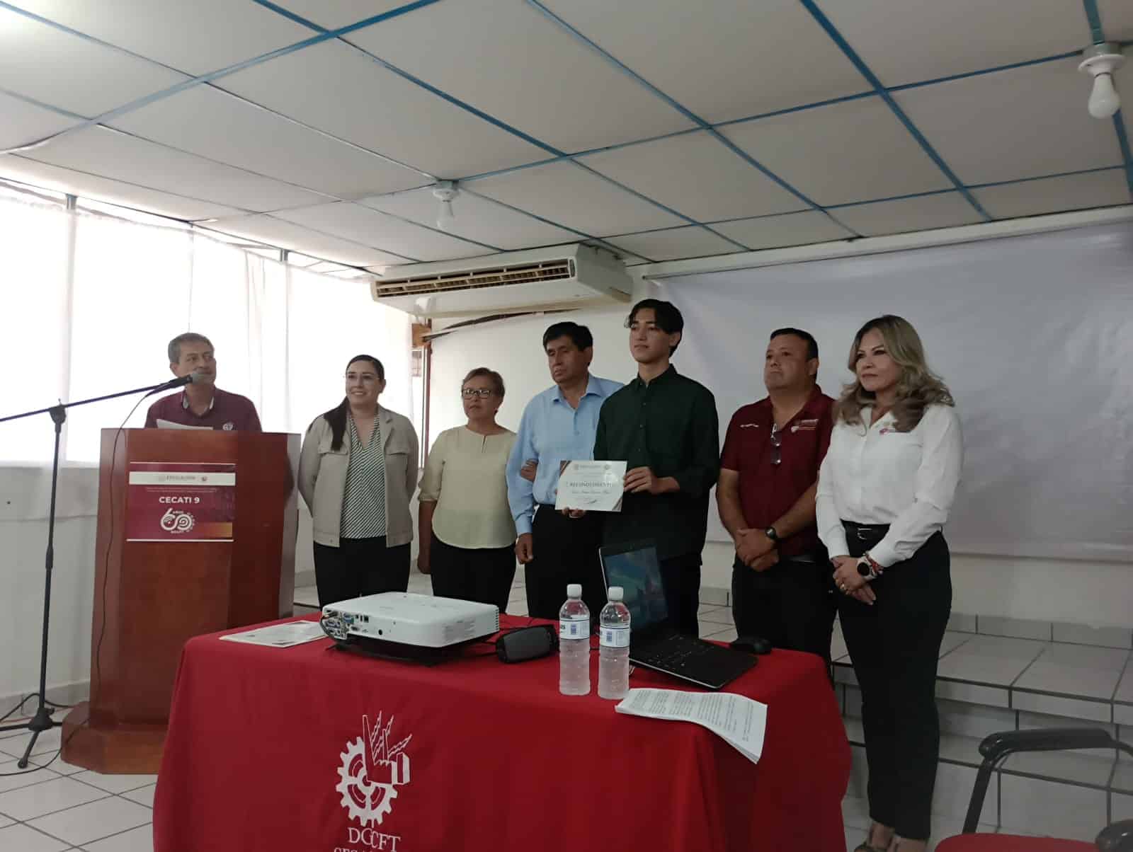 Estudiante de Cecati, Javier Mu&ntilde;oz, se destaca en concurso nacional