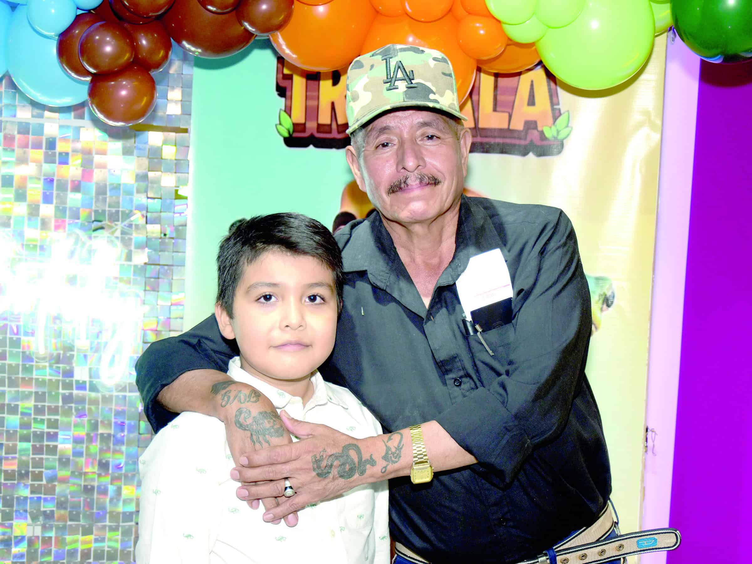 Emiliano V&aacute;squez celebra su octavo cumplea&ntilde;os rodeado de su familia