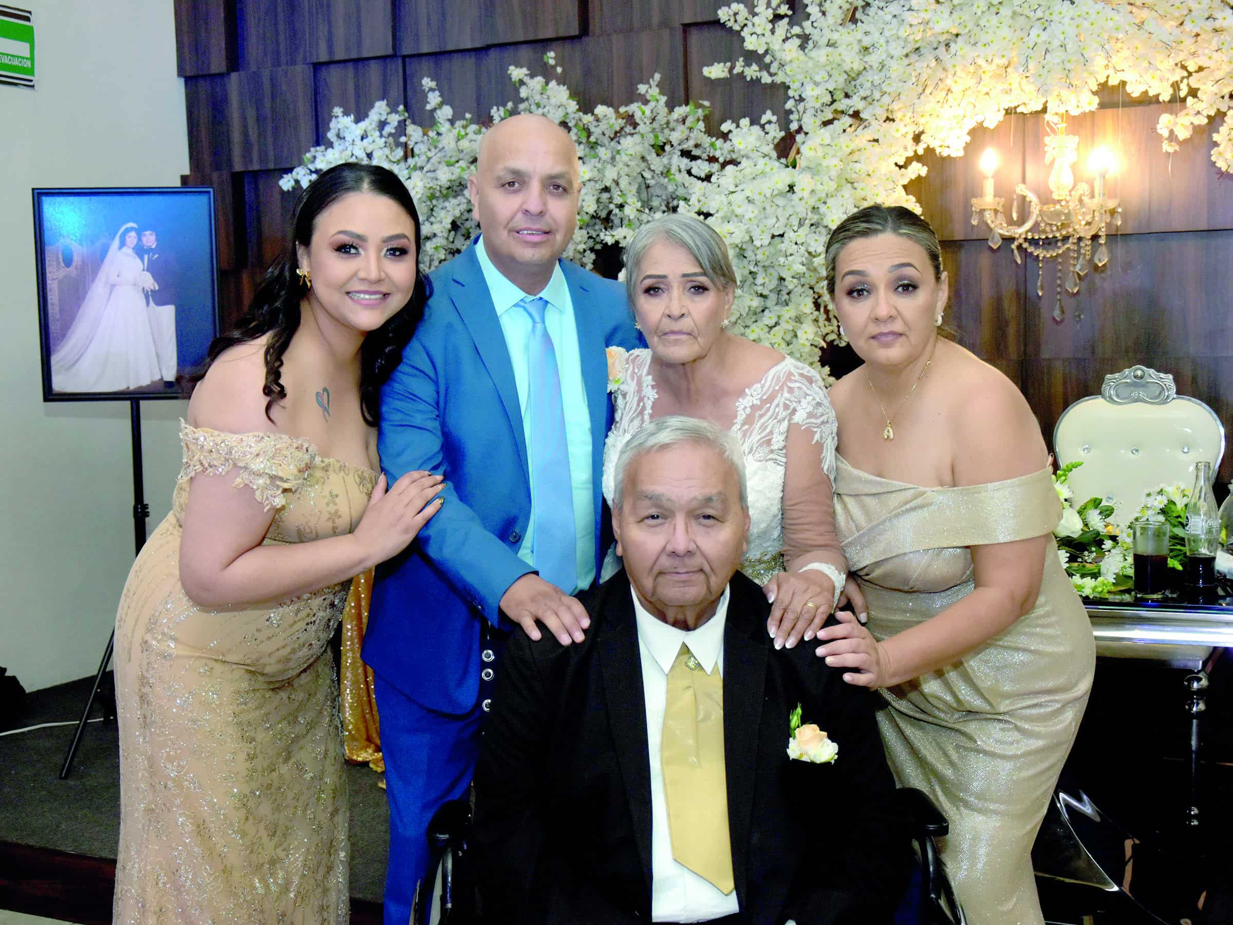 Mar&iacute;a Victoria Cortez y Reynaldo L&oacute;pez celebran 50 a&ntilde;os de matrimonio