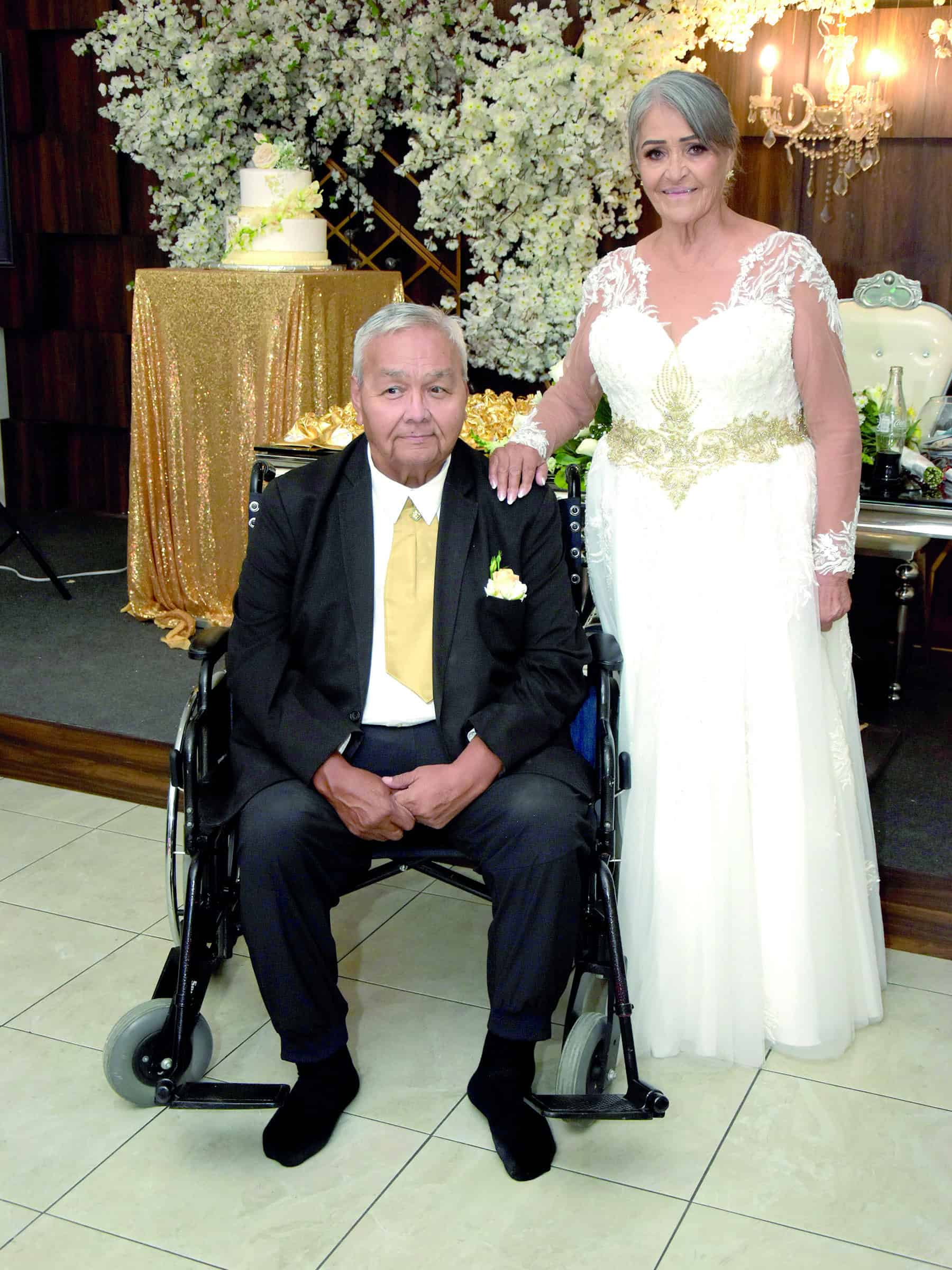 Mar&iacute;a Victoria Cortez y Reynaldo L&oacute;pez celebran 50 a&ntilde;os de matrimonio