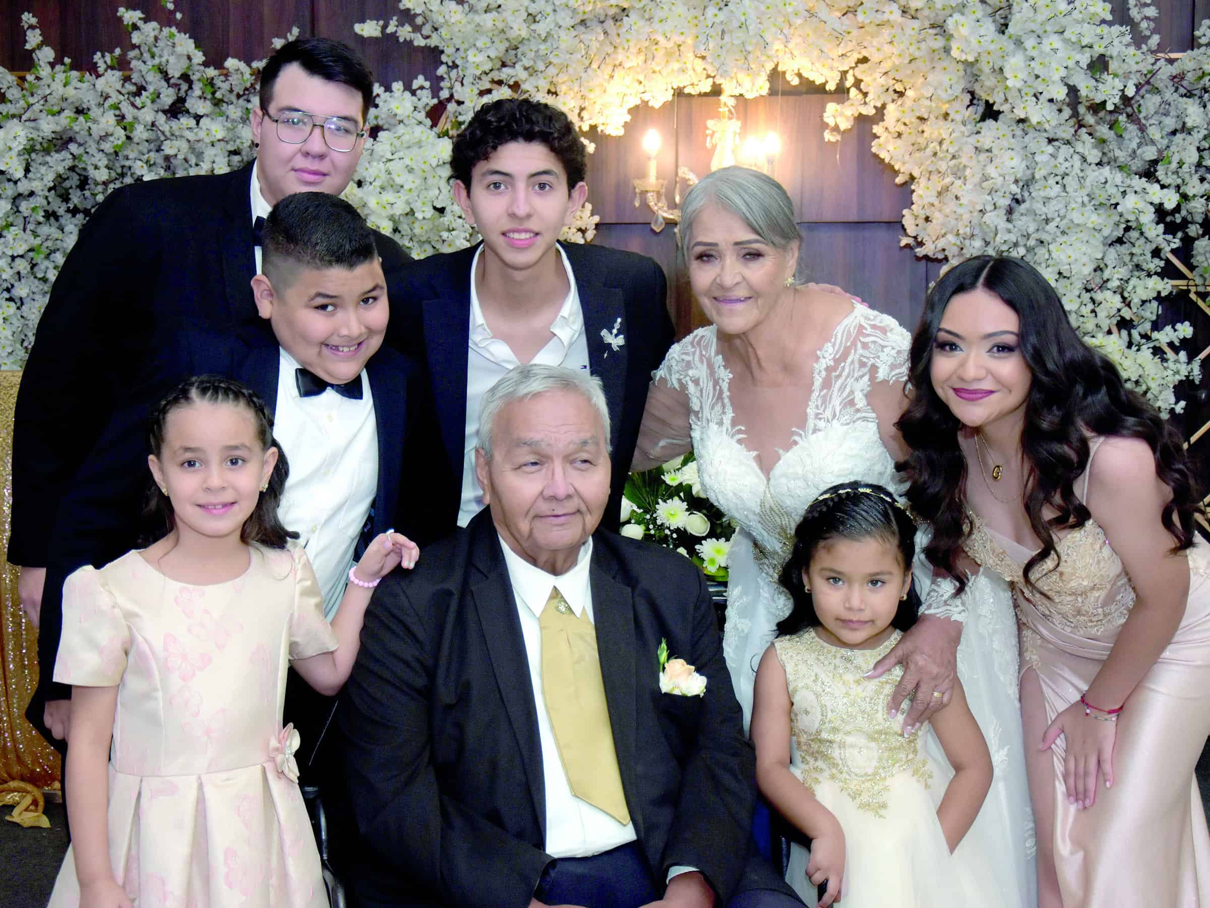 Mar&iacute;a Victoria Cortez y Reynaldo L&oacute;pez celebran 50 a&ntilde;os de matrimonio