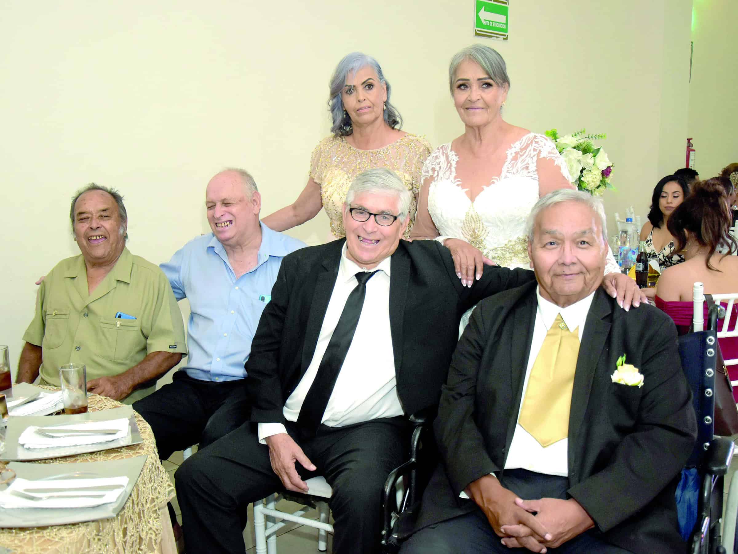 Mar&iacute;a Victoria Cortez y Reynaldo L&oacute;pez celebran 50 a&ntilde;os de matrimonio