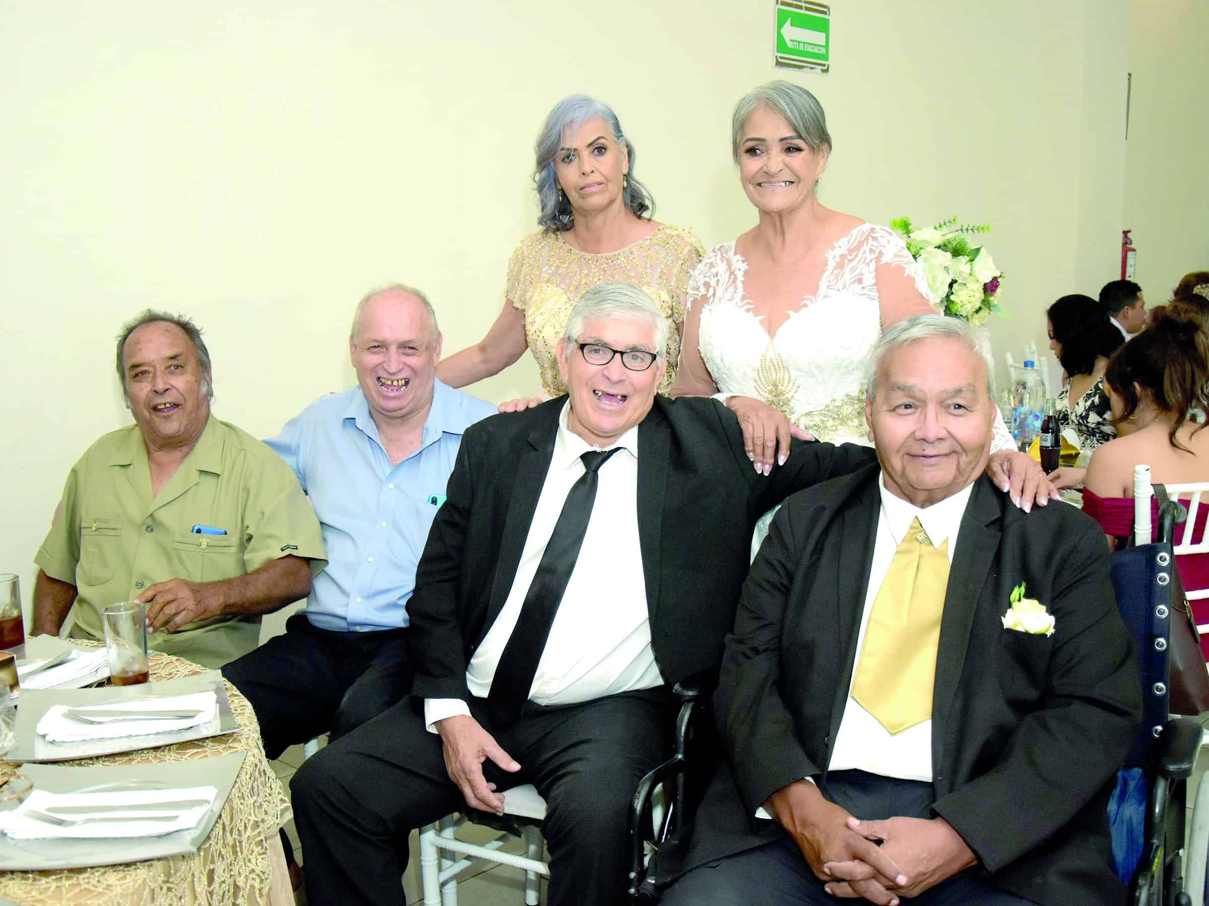 Mar&iacute;a Victoria Cortez y Reynaldo L&oacute;pez celebran 50 a&ntilde;os de matrimonio