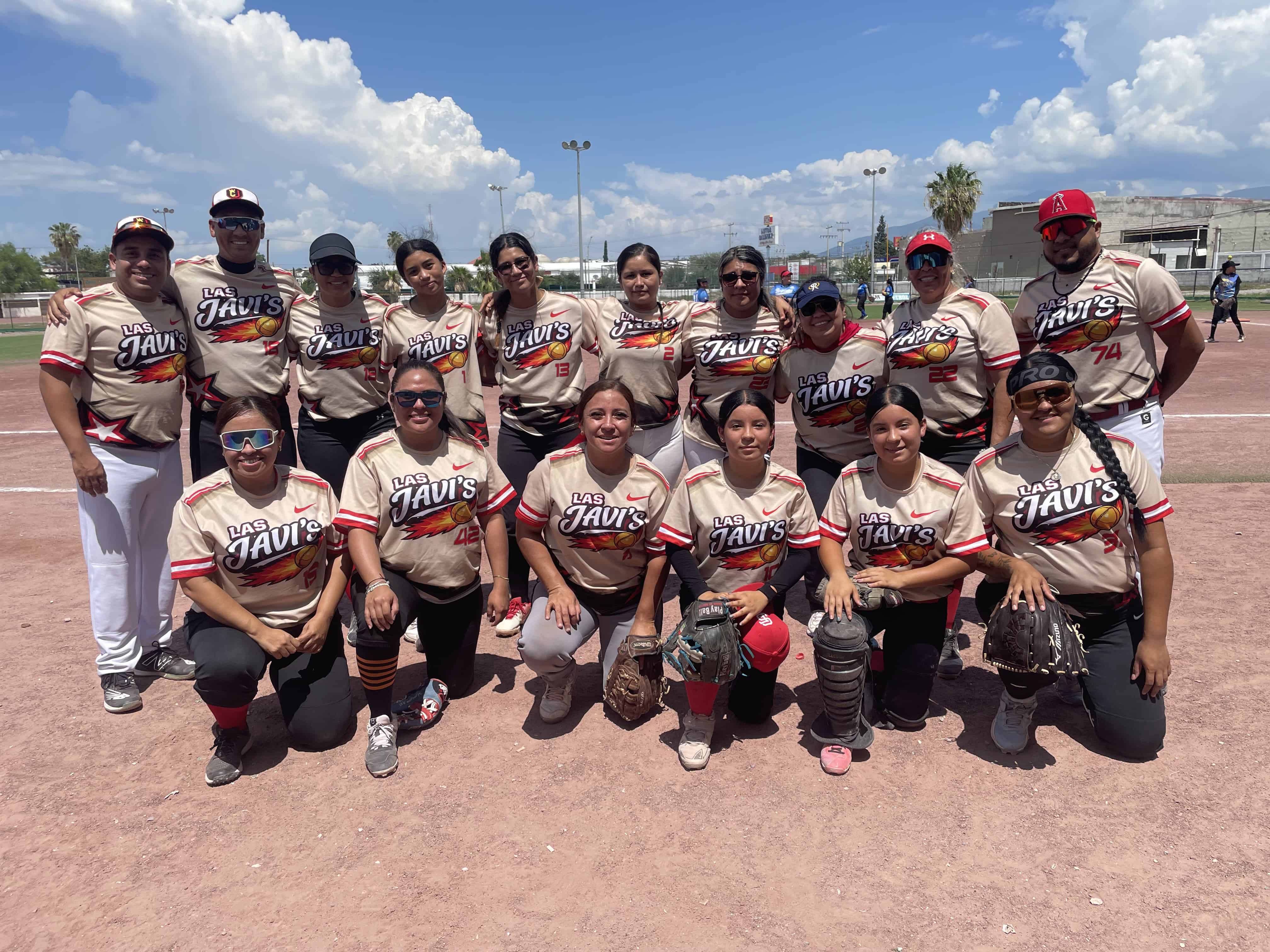 Las Javis se coronan campeonas de softbol en Monclova tras vencer a Leonas