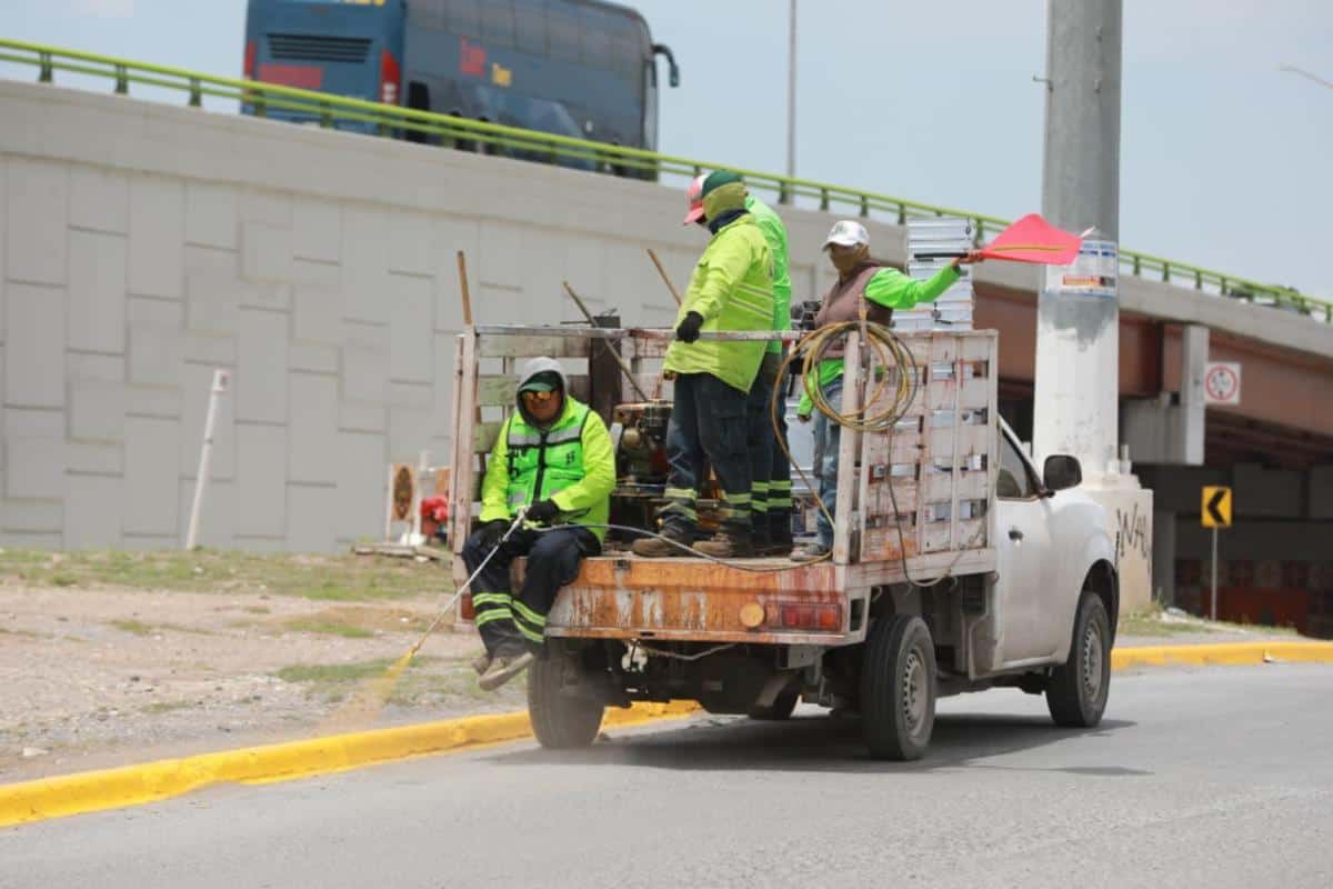 Gobierno de Saltillo realiza mantenimiento en distribuidor vial El Sarape