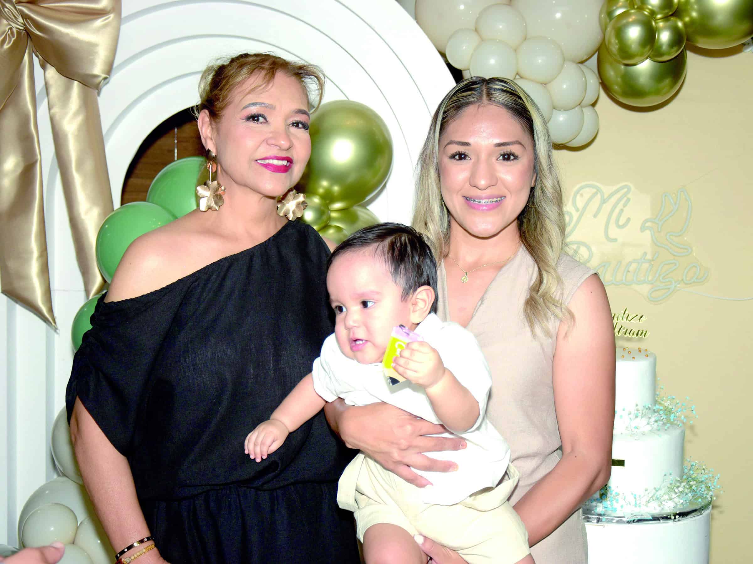 Jos&eacute; Hiram Rodr&iacute;guez celebra su primer cumplea&ntilde;os y bautismo en Monclova
