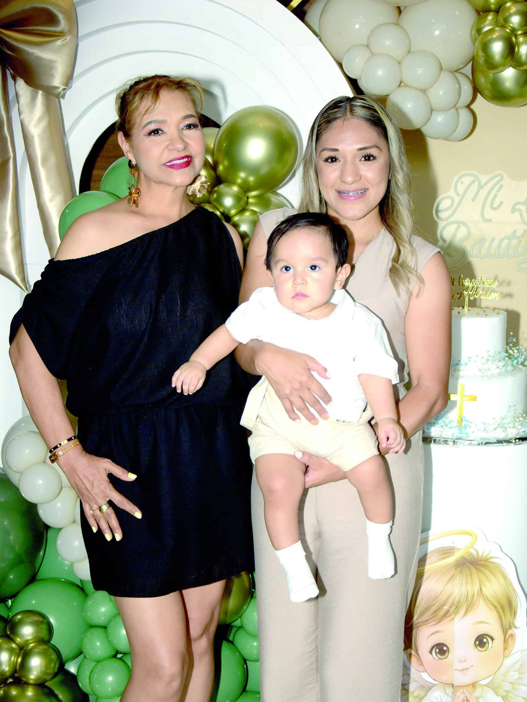 Jos&eacute; Hiram Rodr&iacute;guez celebra su primer cumplea&ntilde;os y bautismo en Monclova