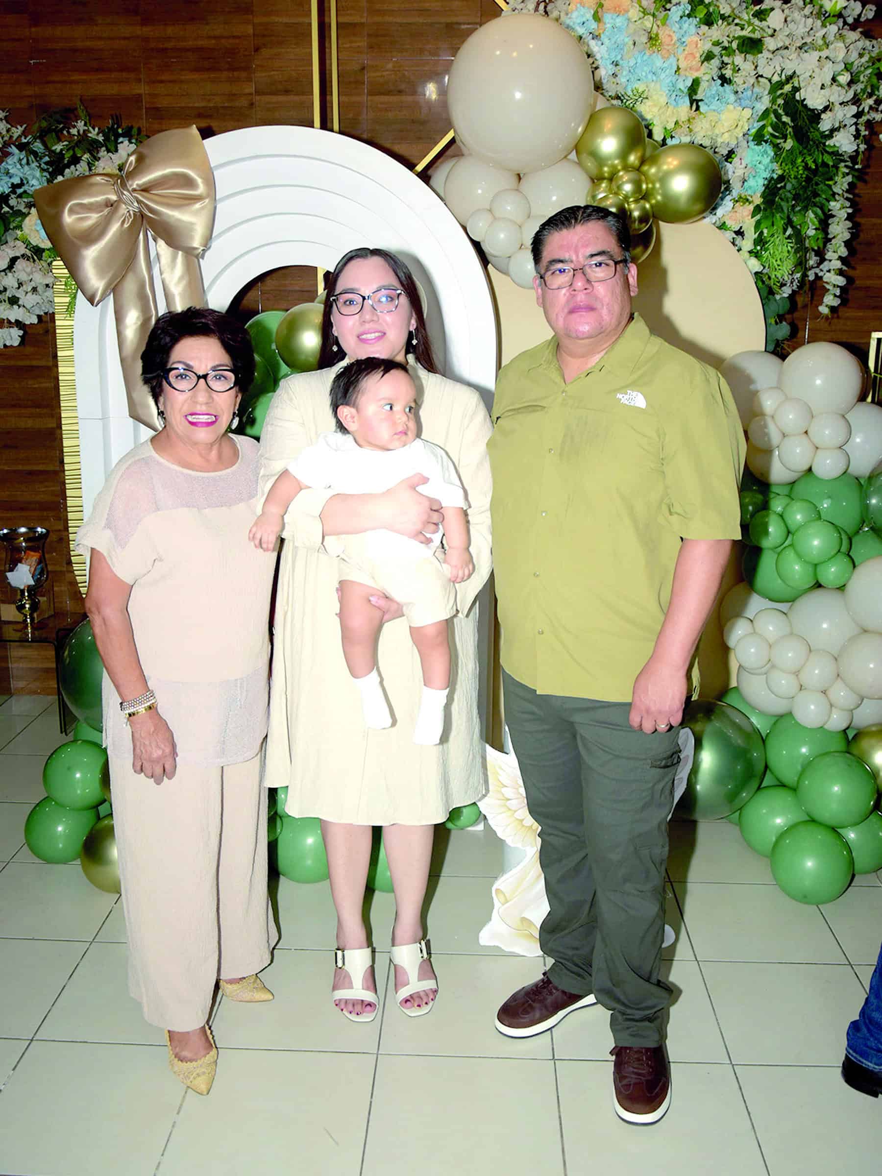 Jos&eacute; Hiram Rodr&iacute;guez celebra su primer cumplea&ntilde;os y bautismo en Monclova