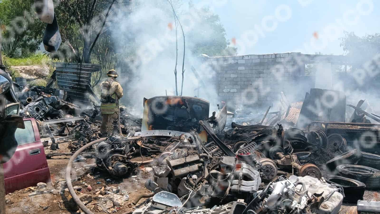 Incendio consume vivienda de familia en Monclova