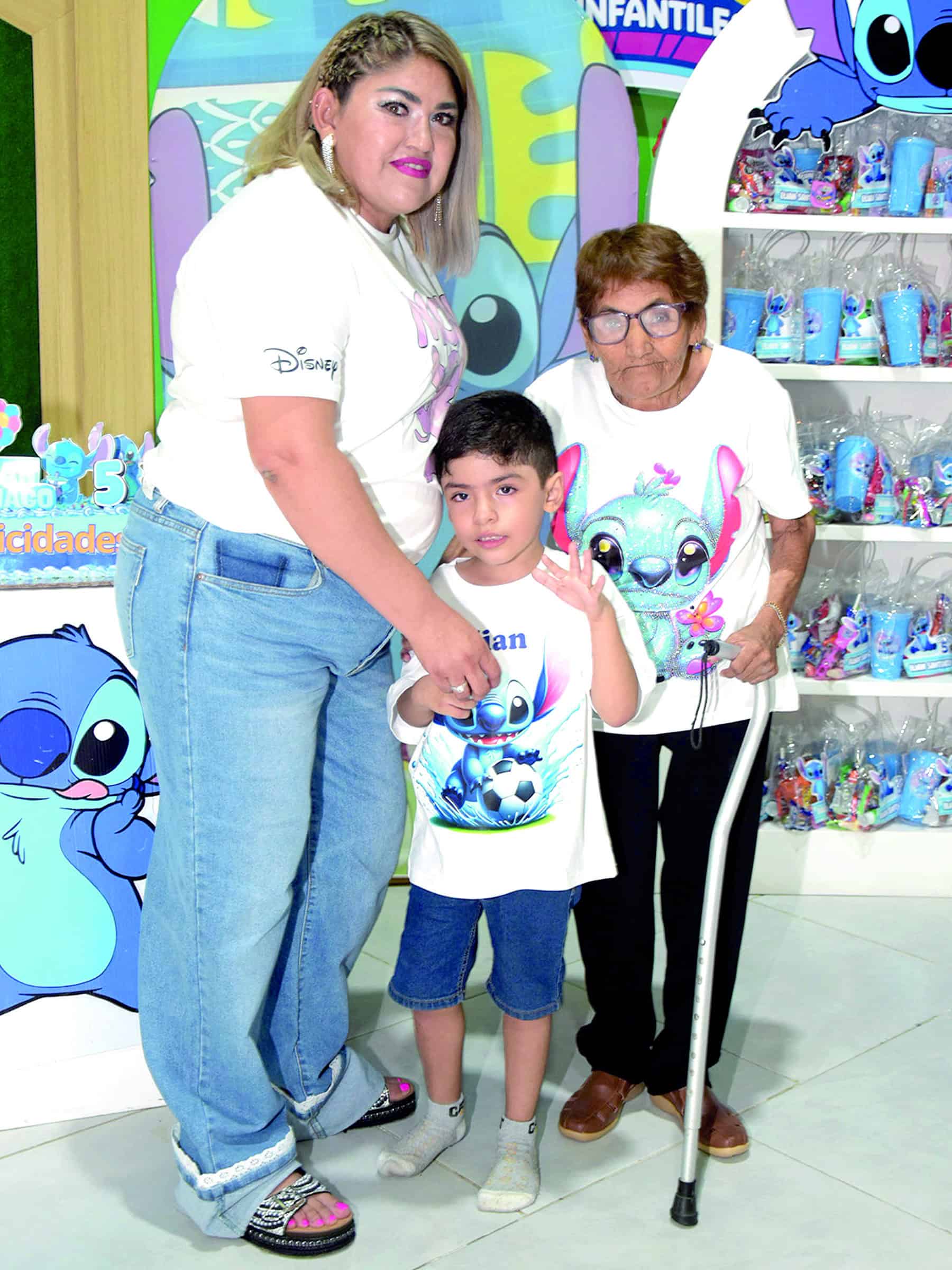 Elian Rodr&iacute;guez celebra su quinto cumplea&ntilde;os rodeado de su familia