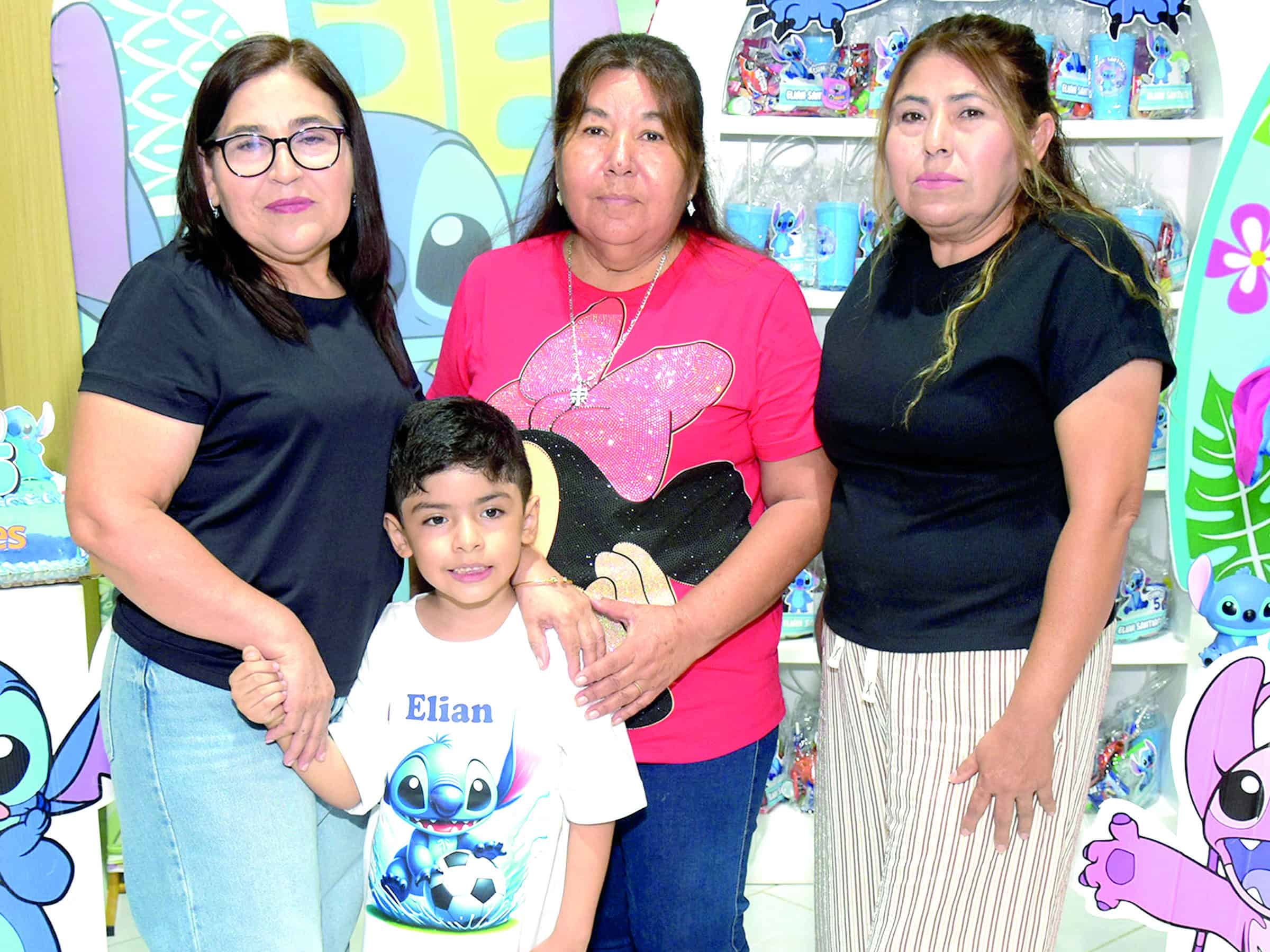 Elian Rodr&iacute;guez celebra su quinto cumplea&ntilde;os rodeado de su familia