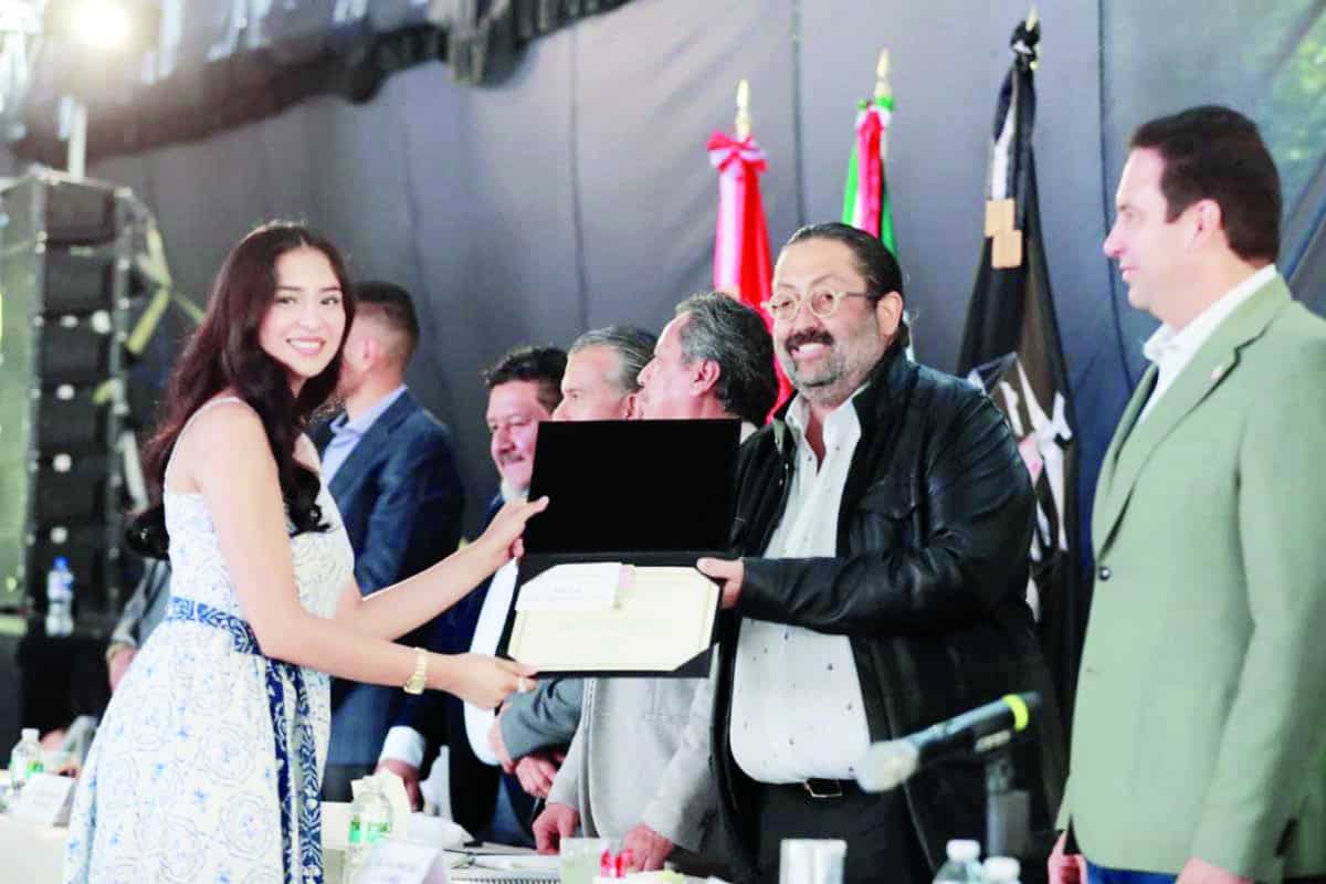 Saltillo: Entregan premios de lealtad a trabajadores de Stellantis