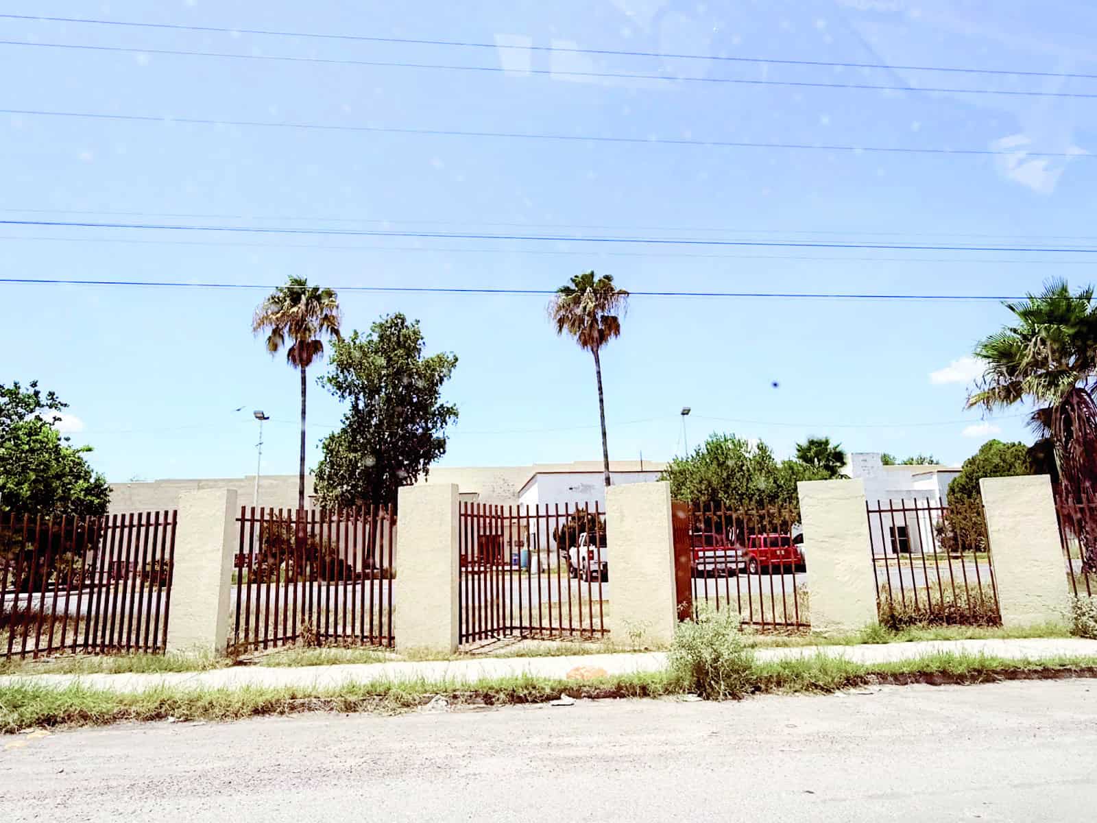 Vecinos de Sabinas denuncian olores fuertes de Avomex