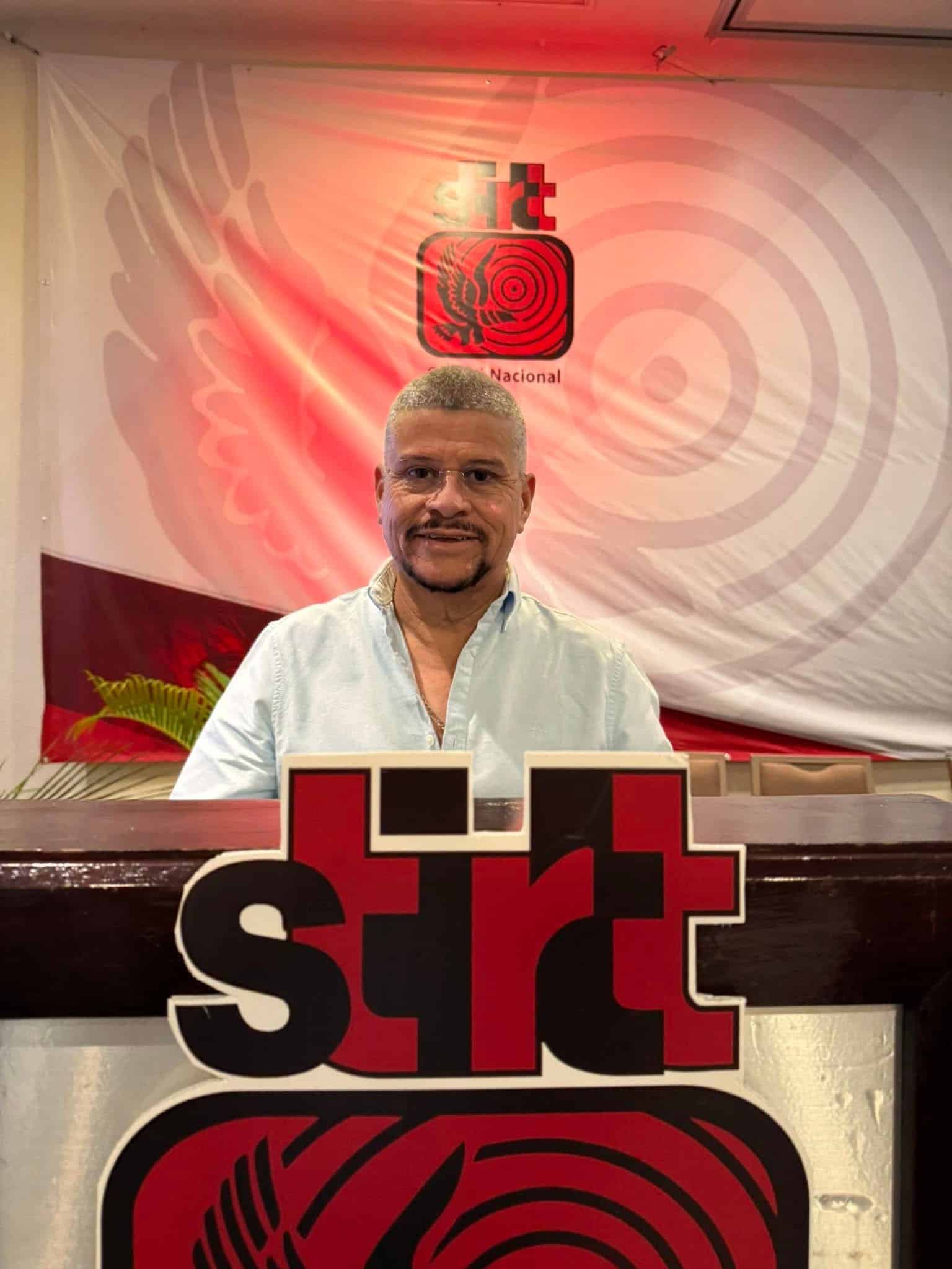Forja Javier Flores una vida en la radio