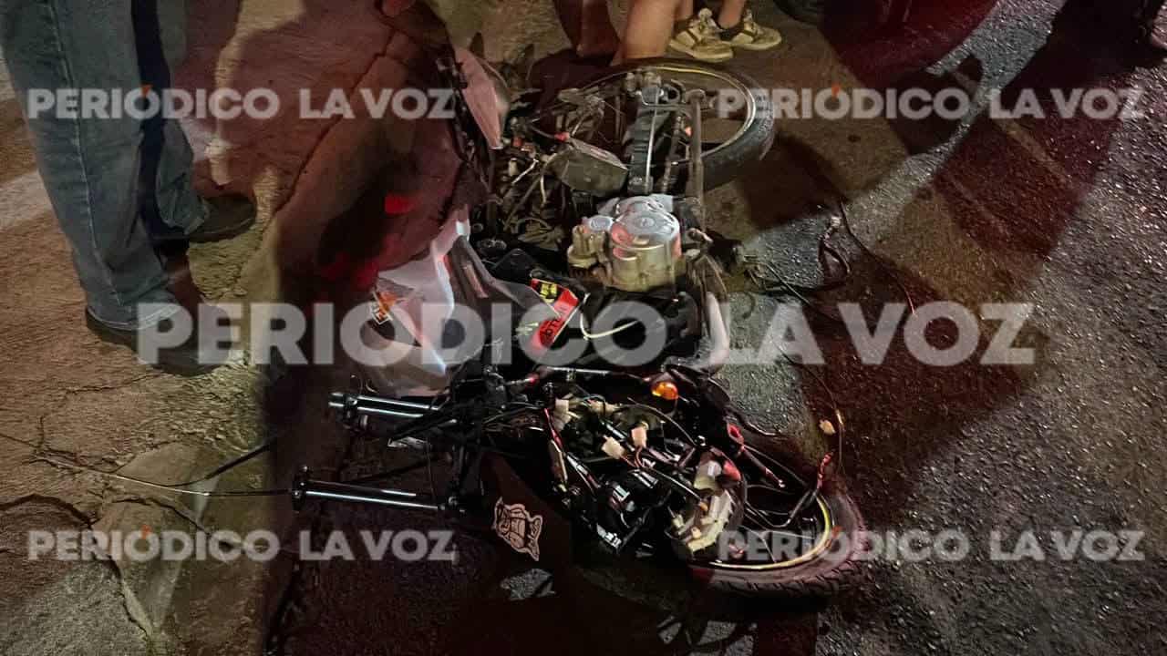 Muere menor arrollado iba con otro en moto