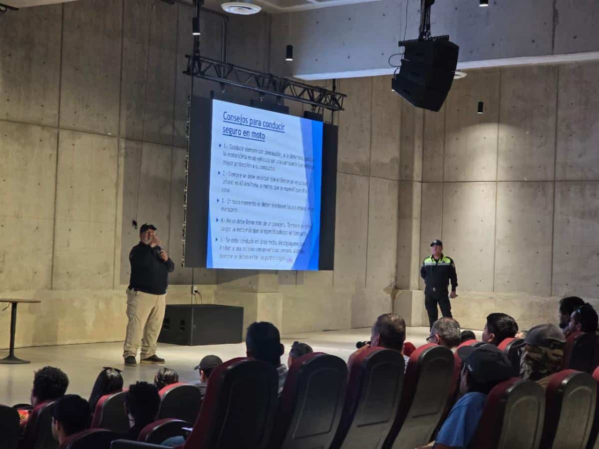 Llevan programa vial a las universidades
