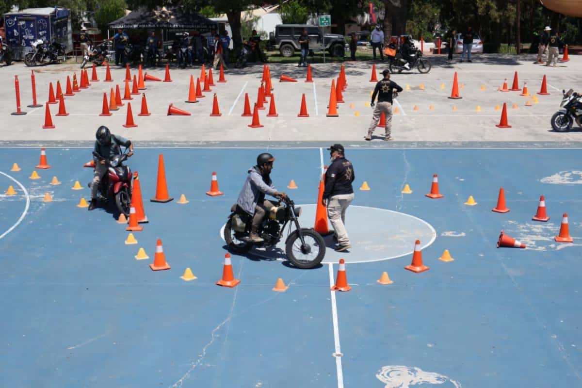 Llevan programa vial a las universidades