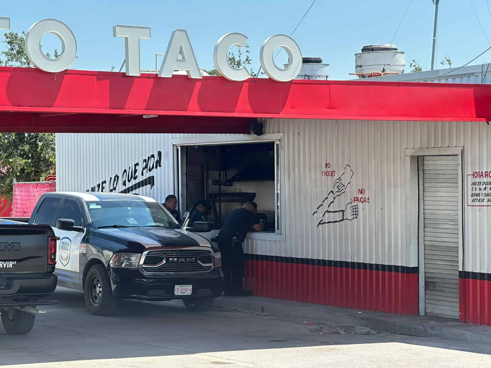 Asalto con navaja a taquería en Piedras Negras deja botín de 20 mil pesos; investigan a ex empleado