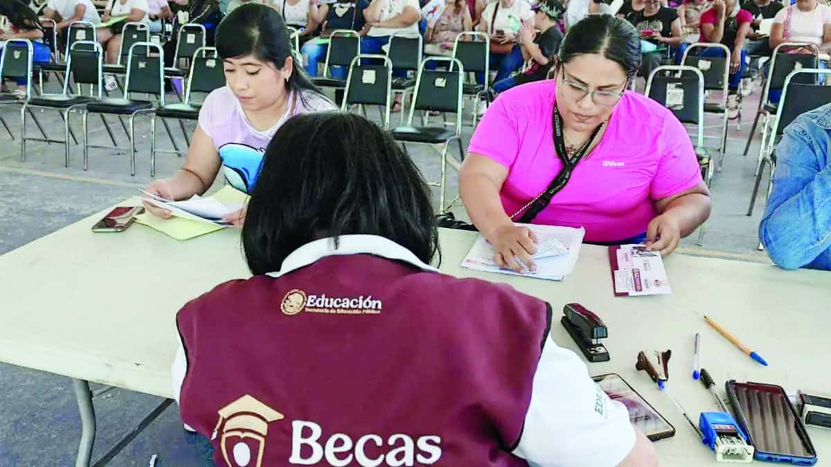 Inicia dispersión de Beca Rita Cetina para estudiantes en Coahuila