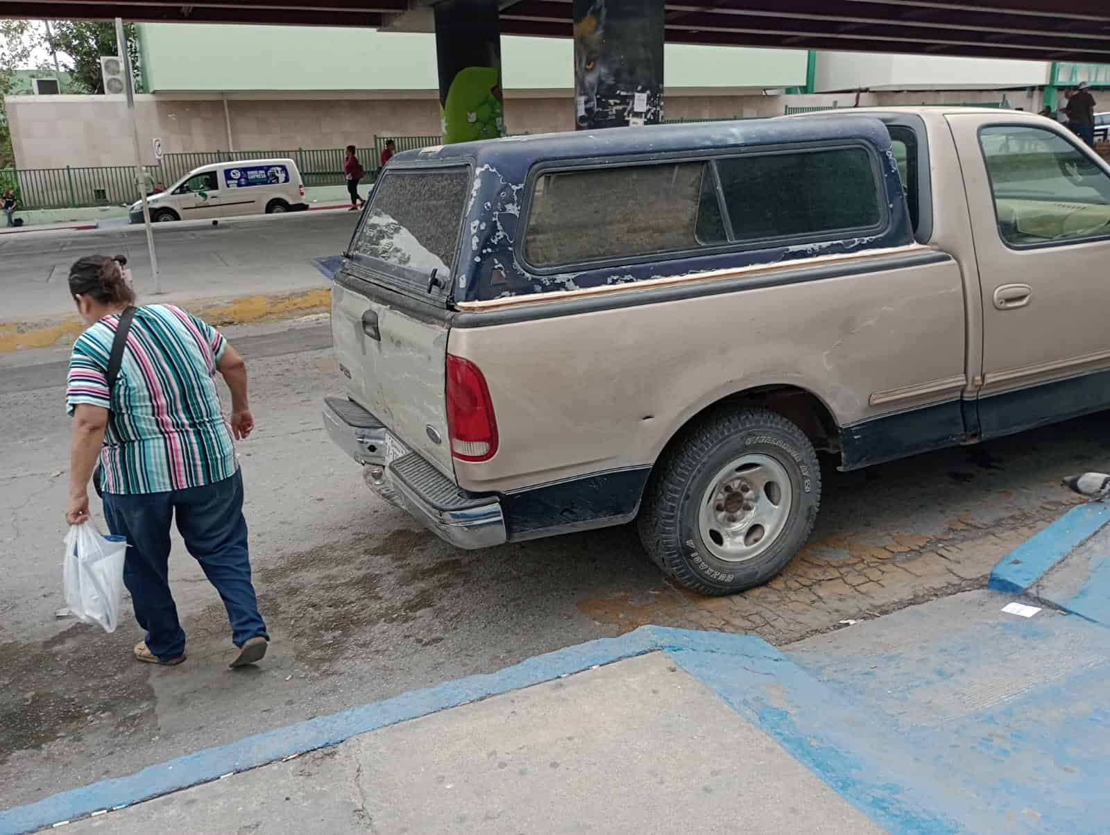 IMSS Monclova: Obstrucción de rampas afecta a pacientes con discapacidad