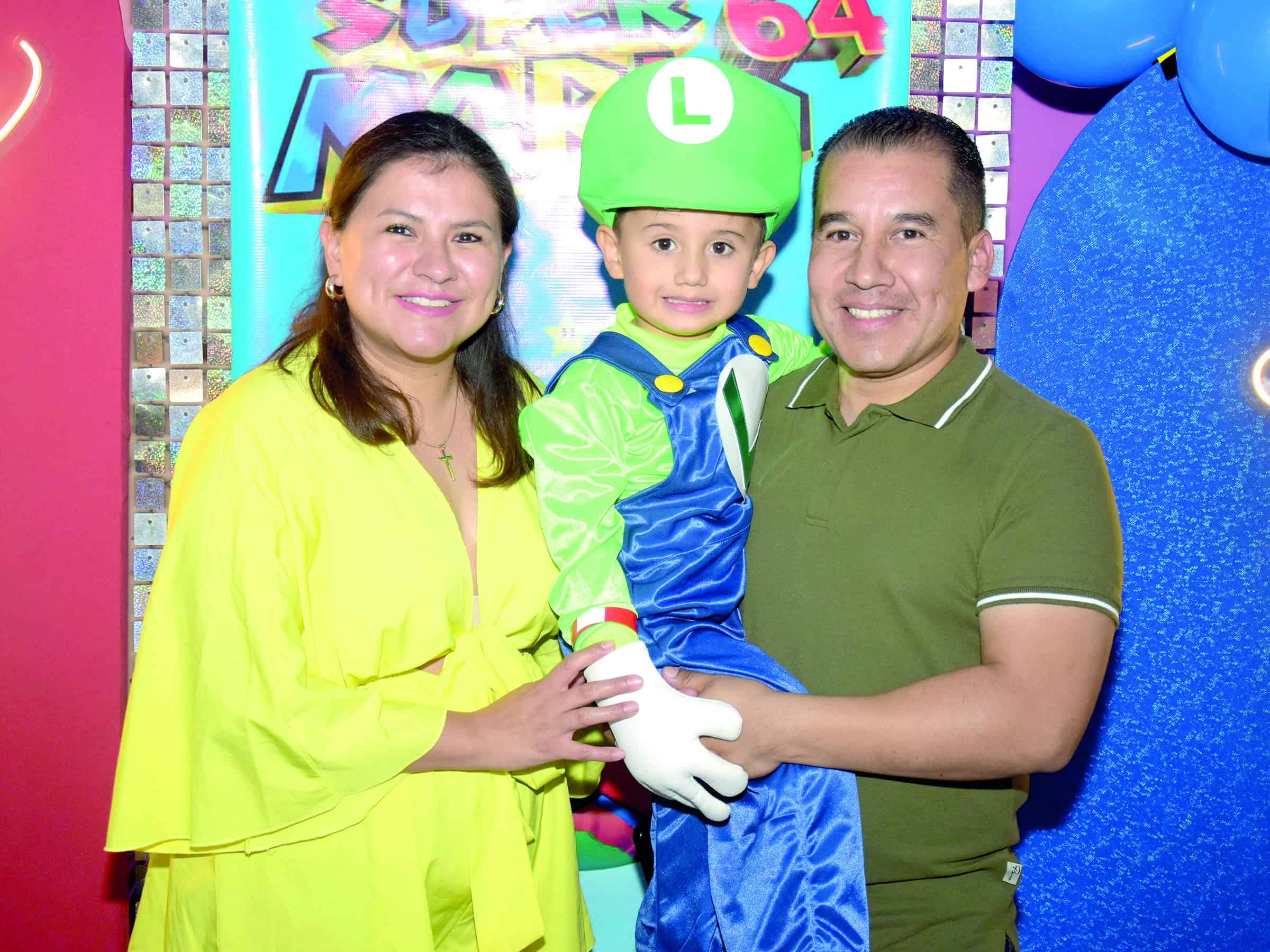 Fiesta de cumplea&ntilde;os para Leonel y Marco Reyna en sal&oacute;n de eventos