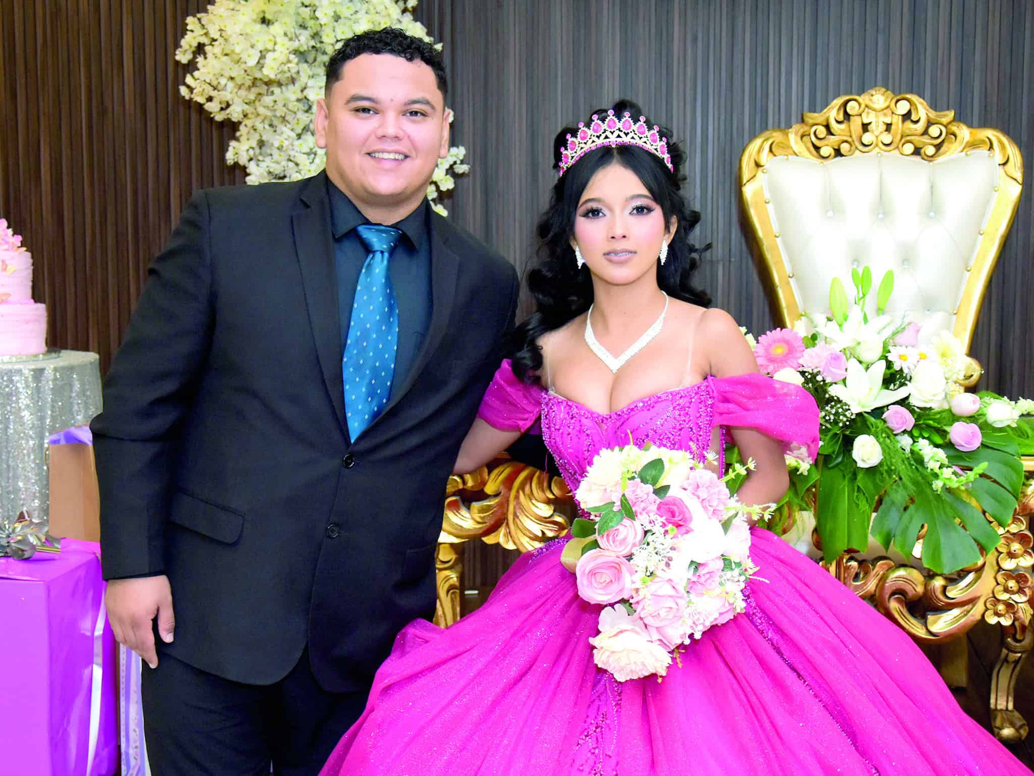 Nicole Elizalde celebra sus XV a&ntilde;os en emotiva recepci&oacute;n familiar