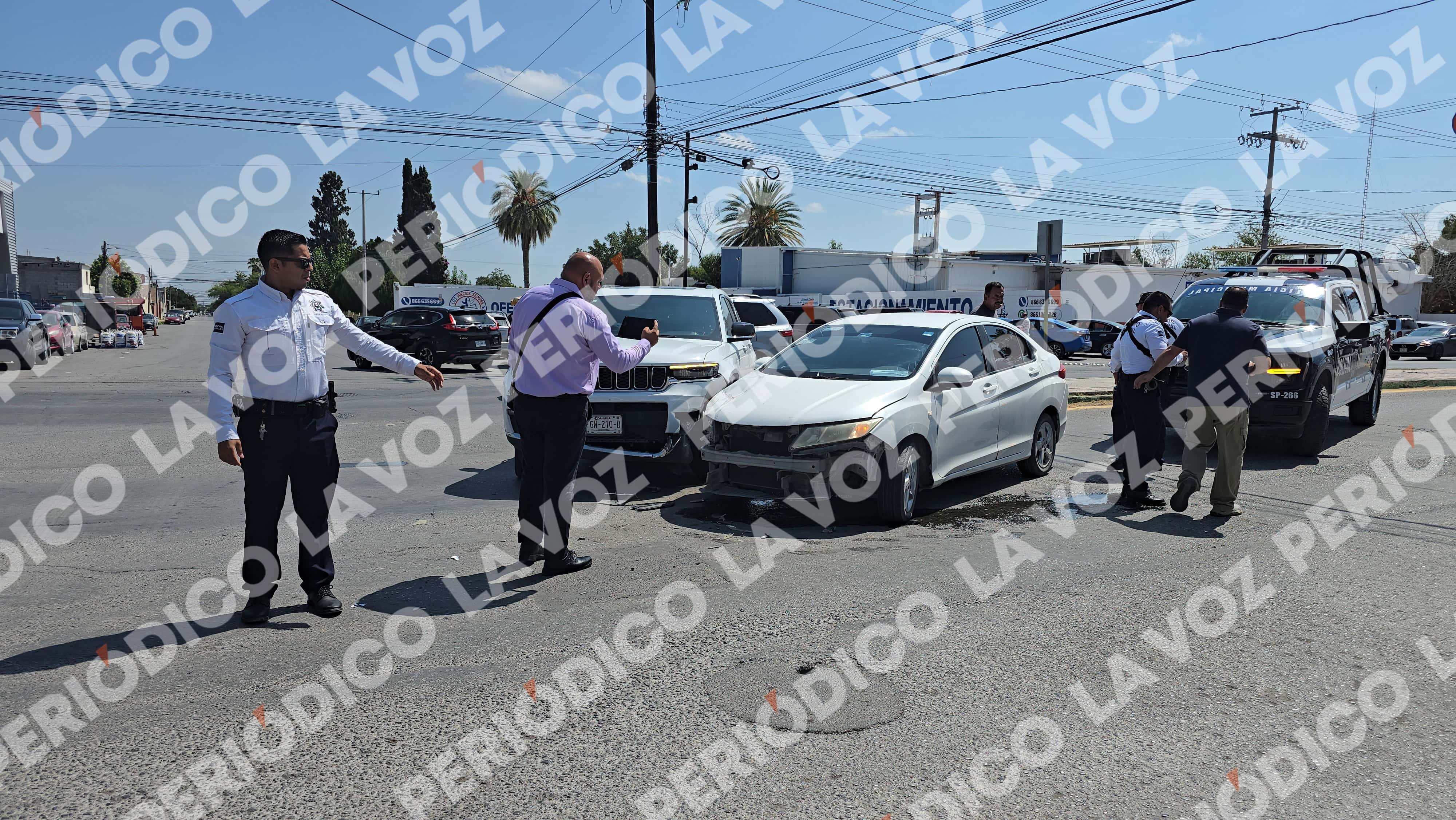 Choque en Monclova: hombre provoca accidente en el bulevar Benito Ju&aacute;rez