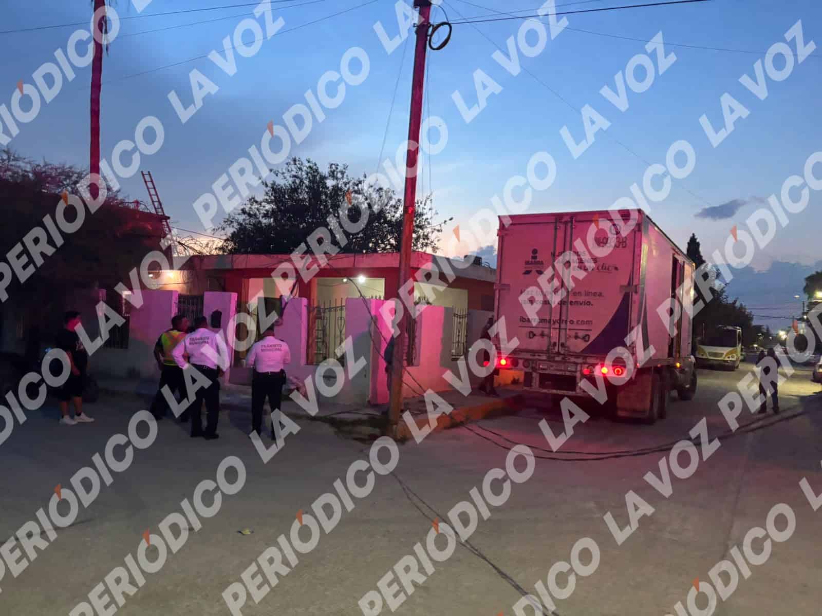 Cami&oacute;n provoca apag&oacute;n en Monclova