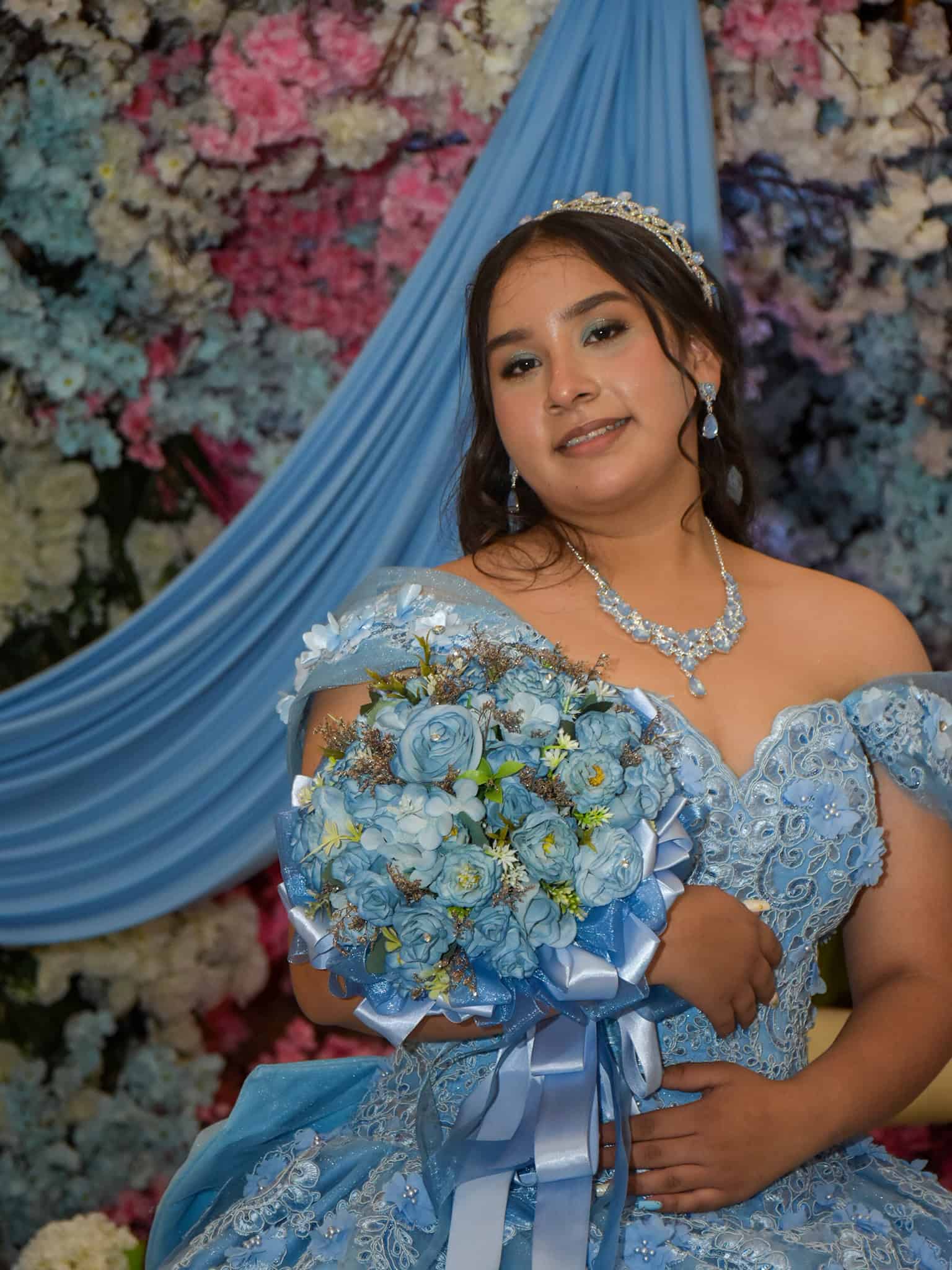 Sharon Aguilera celebra sus XV a&ntilde;os en una emotiva recepci&oacute;n