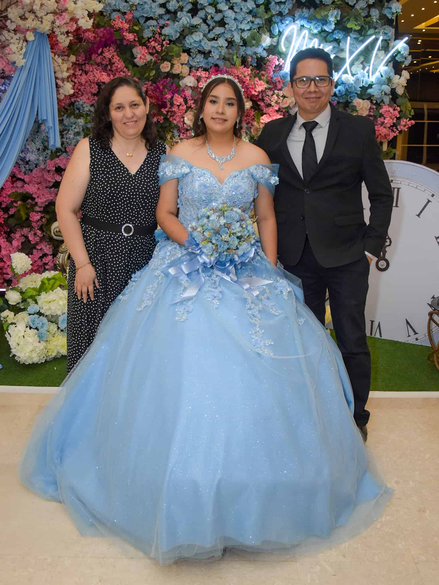 Sharon Aguilera celebra sus XV a&ntilde;os en una emotiva recepci&oacute;n