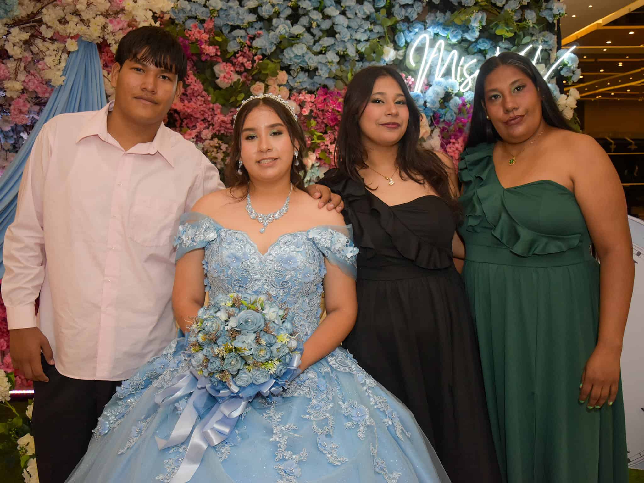 Sharon Aguilera celebra sus XV a&ntilde;os en una emotiva recepci&oacute;n