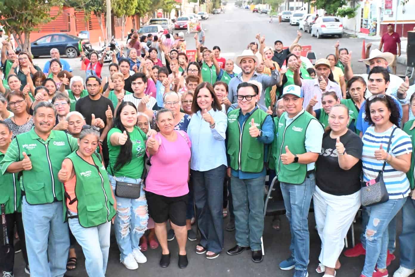 Entrega  Sari P&eacute;rez obra de recarpeteo en la colonia Guadalupe Borja