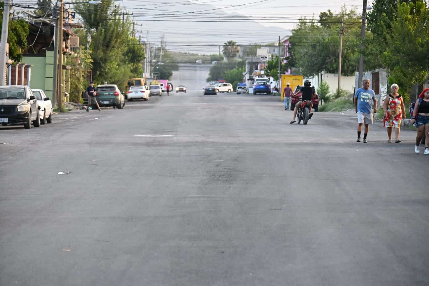 Entrega  Sari P&eacute;rez obra de recarpeteo en la colonia Guadalupe Borja