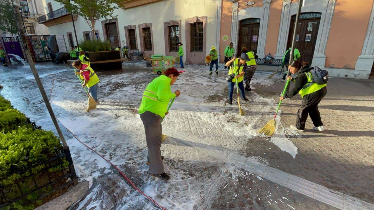 Saltillo: Direcci&oacute;n de Servicios P&uacute;blicos limpia 30 toneladas de residuos