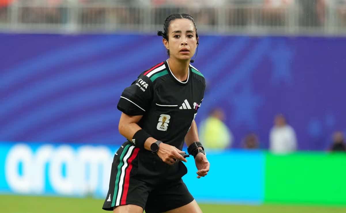 &Aacute;rbitra Katia Itzel Garc&iacute;a entra al grupo de "Los 50 m&aacute;s bellos" de 2026