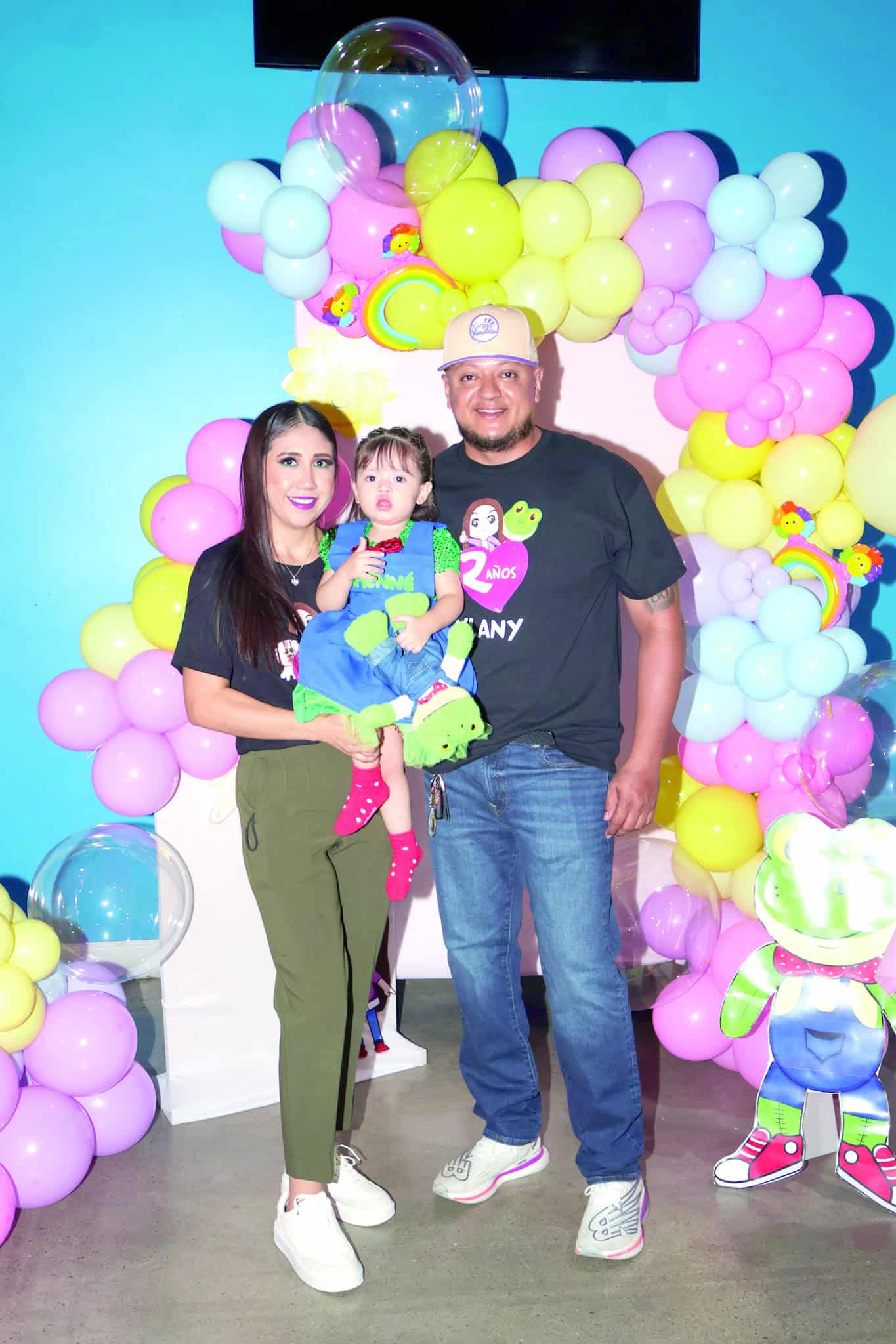 Familia y amigos se re&uacute;nen para festejar el cumplea&ntilde;os de Ailany Rodr&iacute;guez