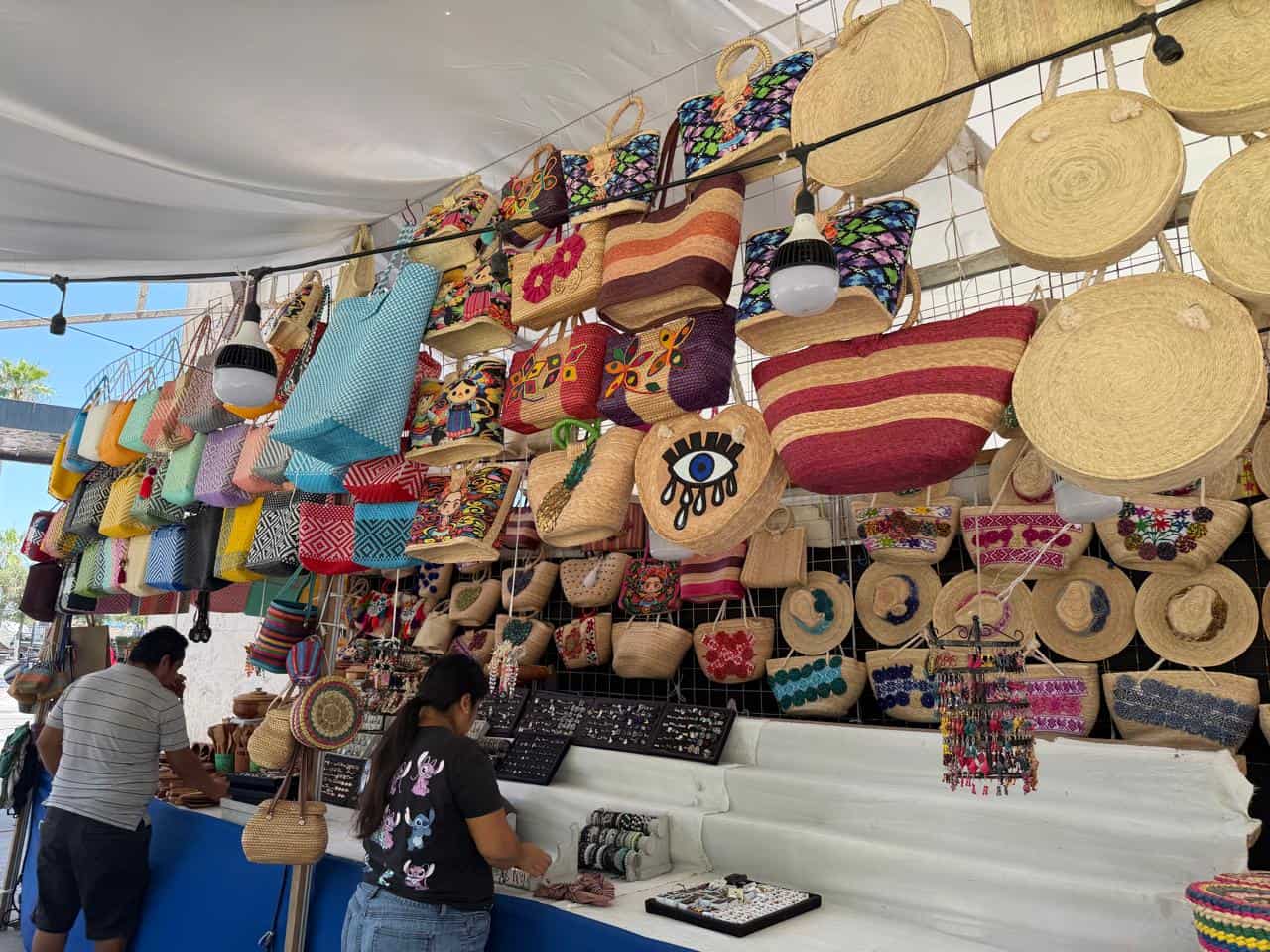 Comerciantes oaxaque&ntilde;os regresan a Monclova para ofrecer sus productos