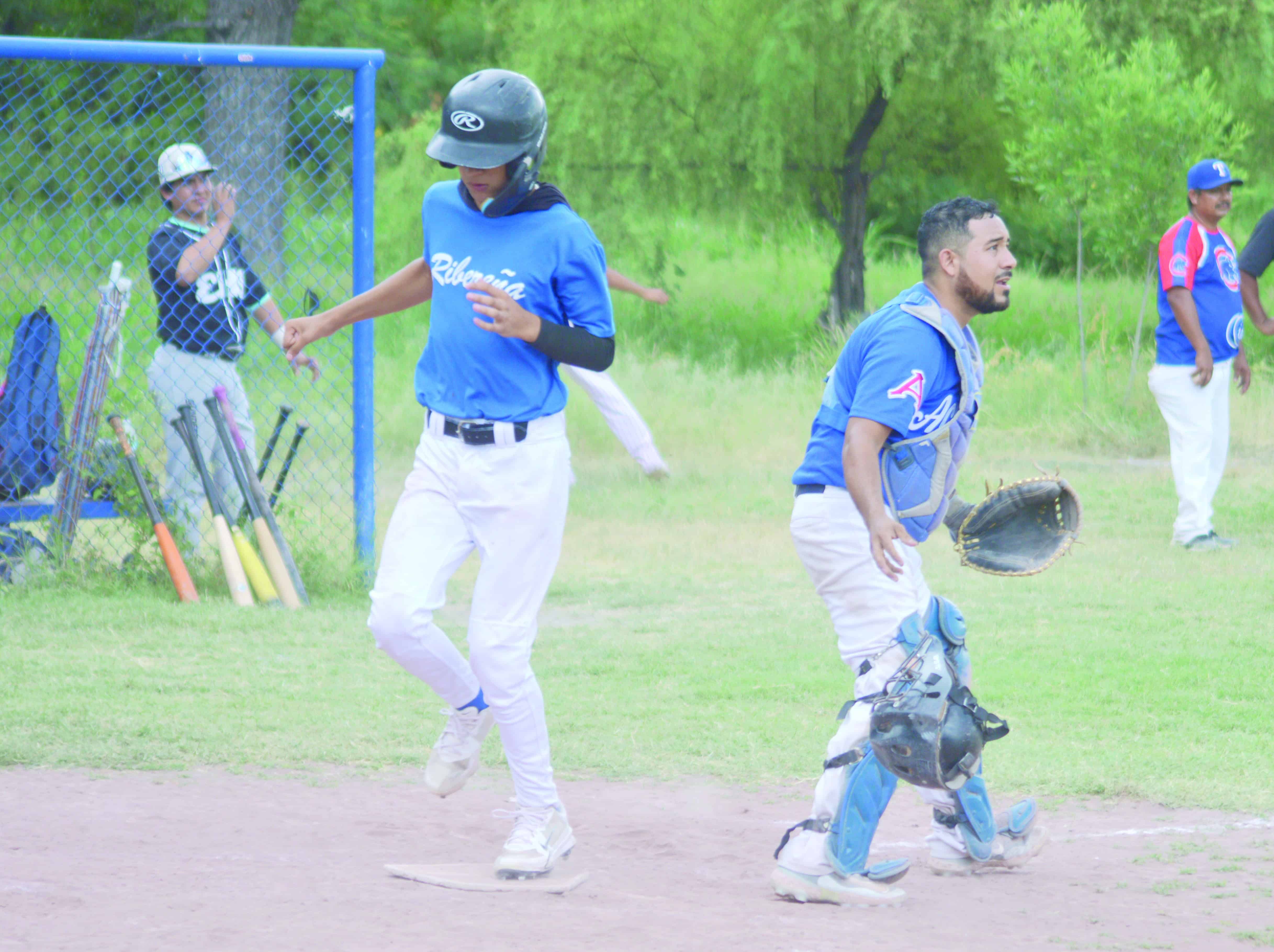 Cachorros de Monclova vencen a Yankees y se mantienen invictos