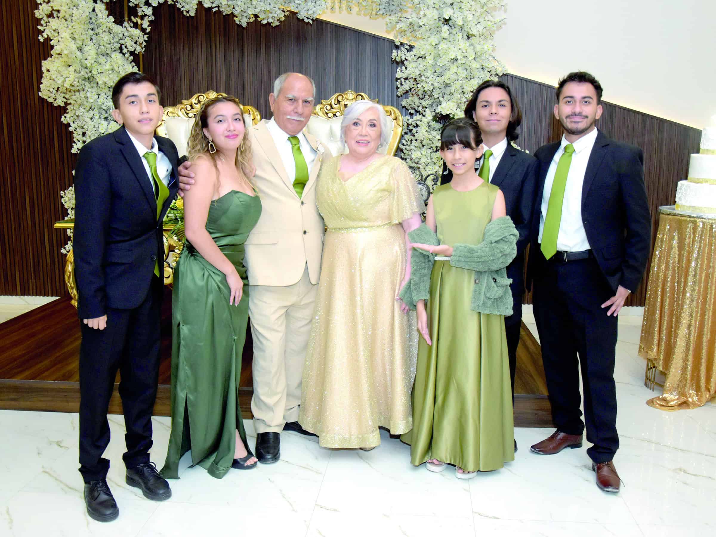 Emotiva celebraci&oacute;n del 50 aniversario de Juanita y Vicente