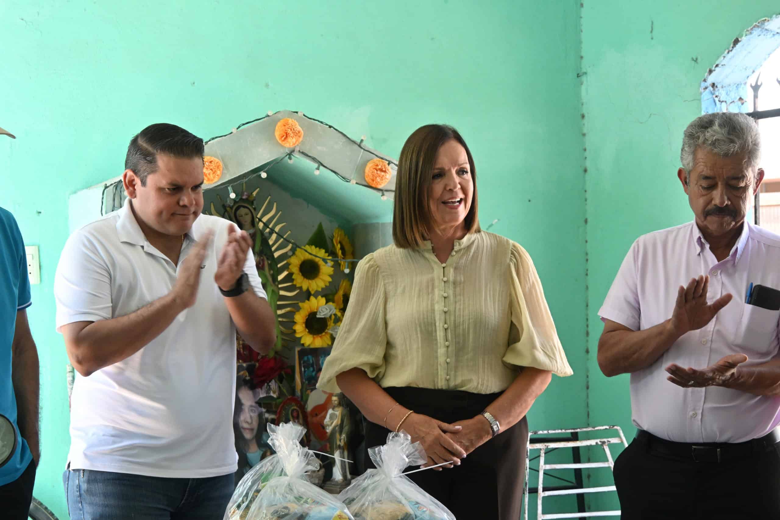 Sari P&eacute;rez entrega apoyos del Programa Alimentario Municipal