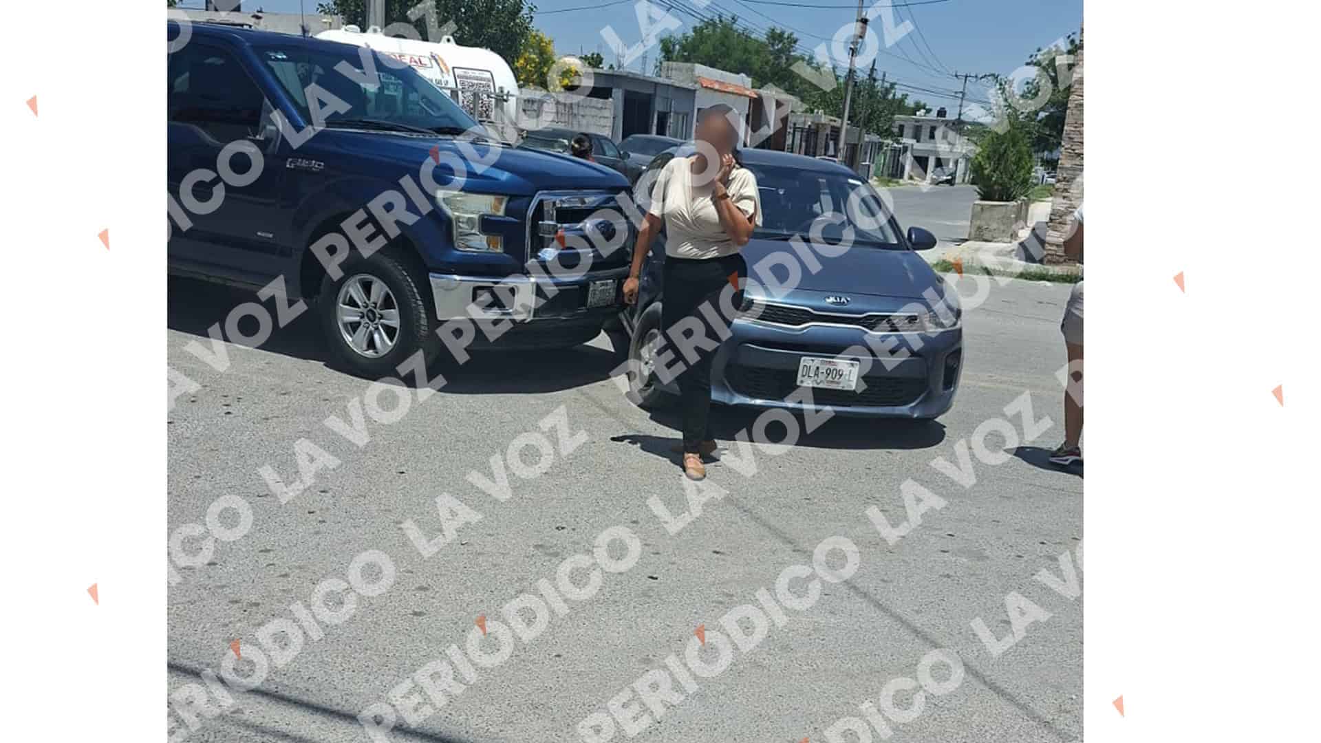Se le &acute;mete&acute; a camioneta