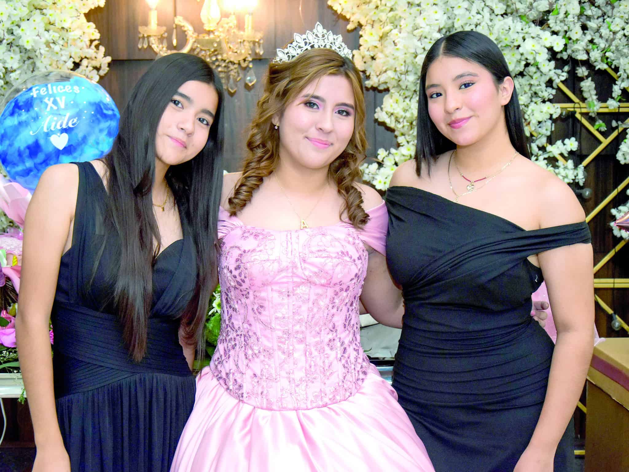 Fiesta de XV años de Aidé Alitze De la Cruz reúne a seres queridos
