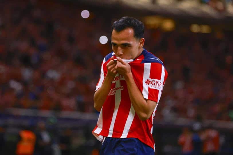 Hugo Camberos regresa a Chivas tras brillar en el Premundial Sub-20