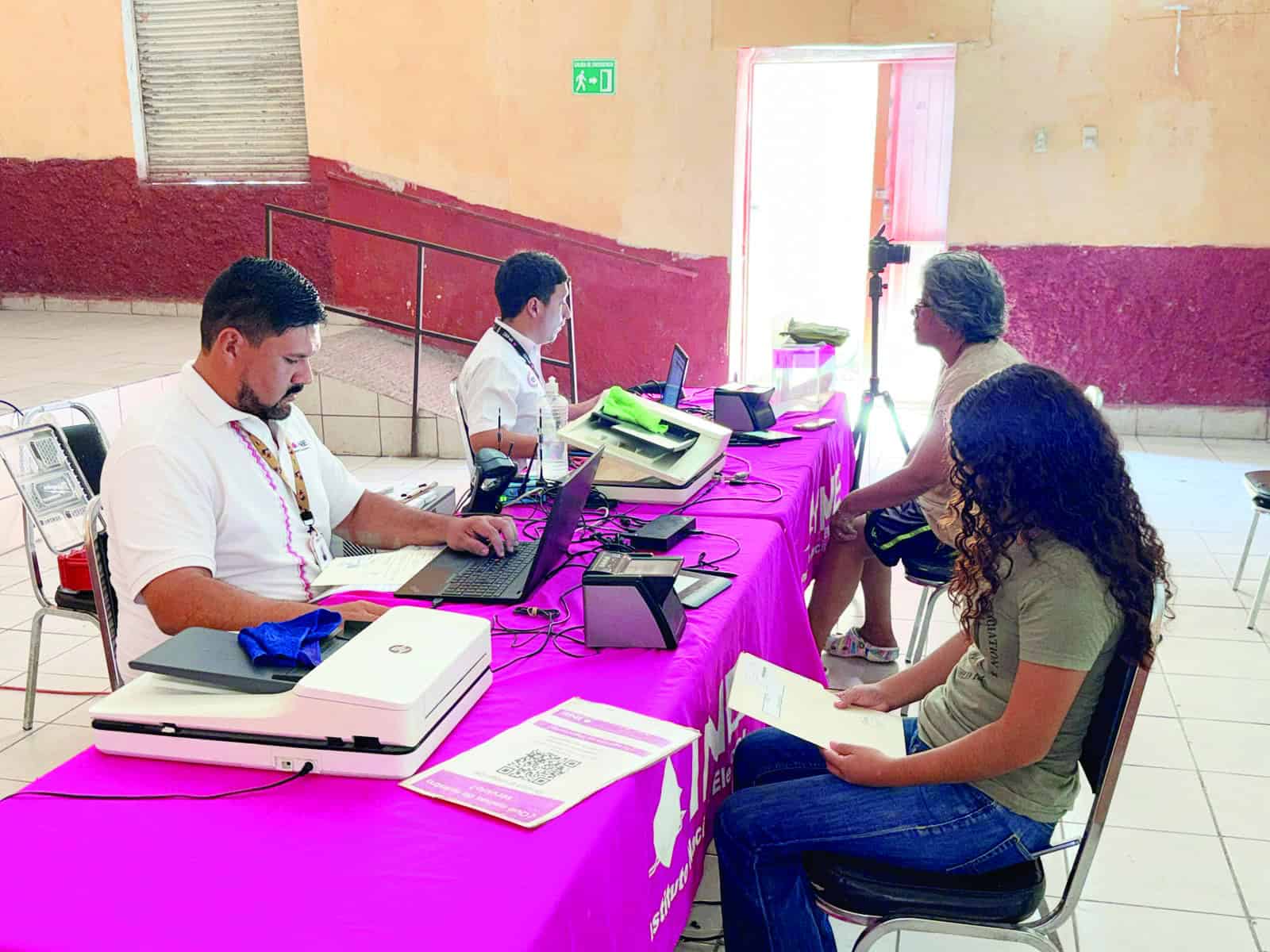 INE ofrece trámites de credencial para votar en Villa de Palaú
