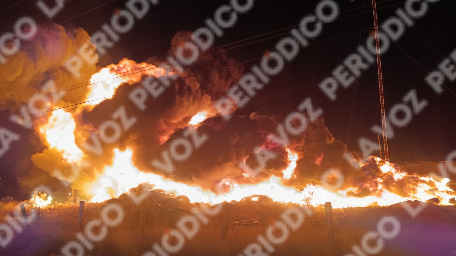Cuerpo de Bomberos de Escobedo sofoca incendio en carretera 57