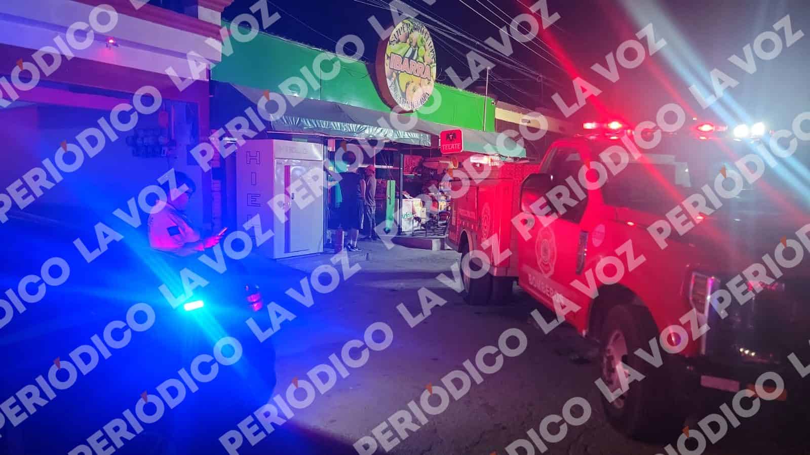 Corto circuito provoca incendio en la S&uacute;per Fruter&iacute;a Ibarra de Monclova