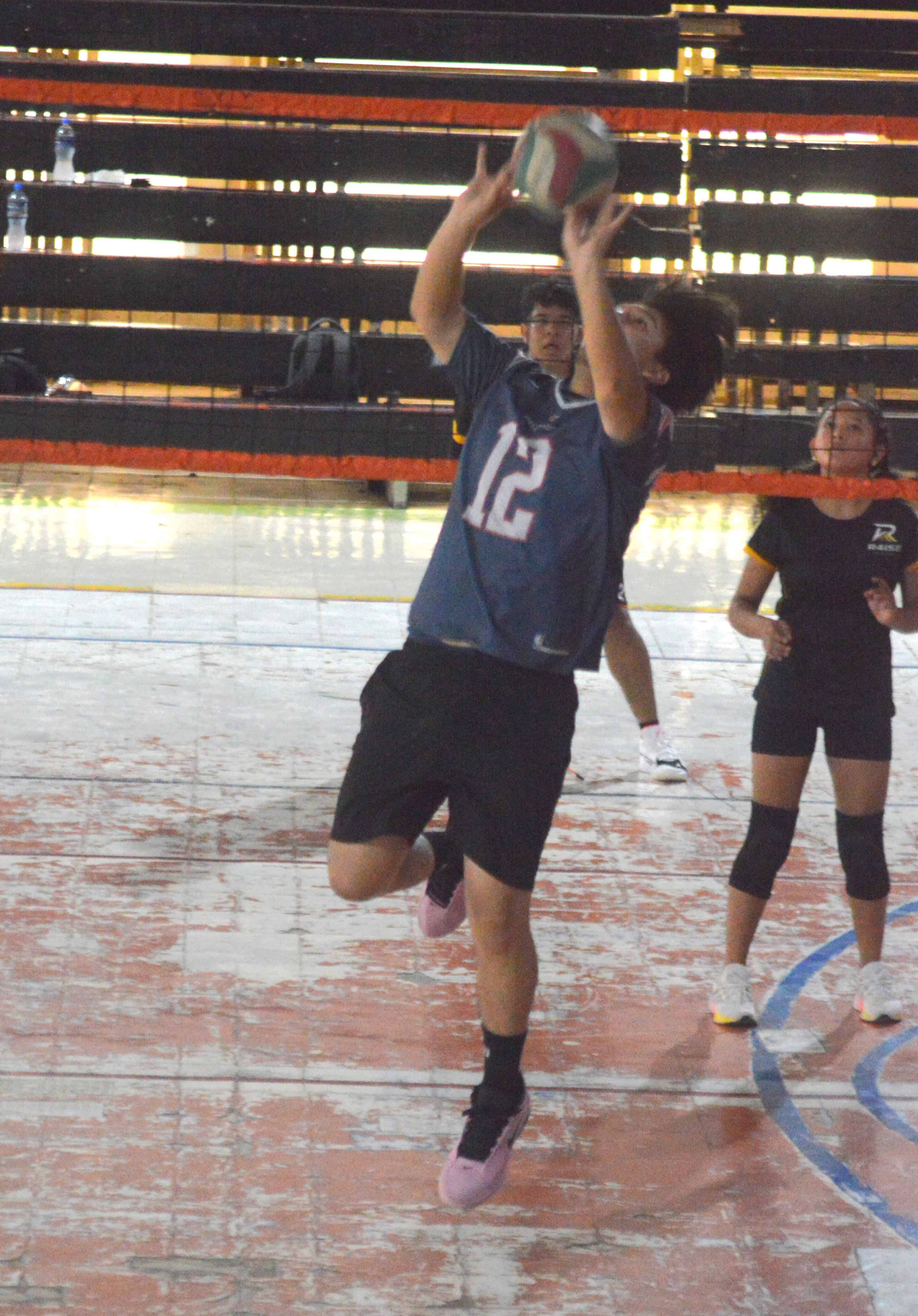 Jaguares Master logra remontada y avanza a semifinales en la Liga de Voleibol