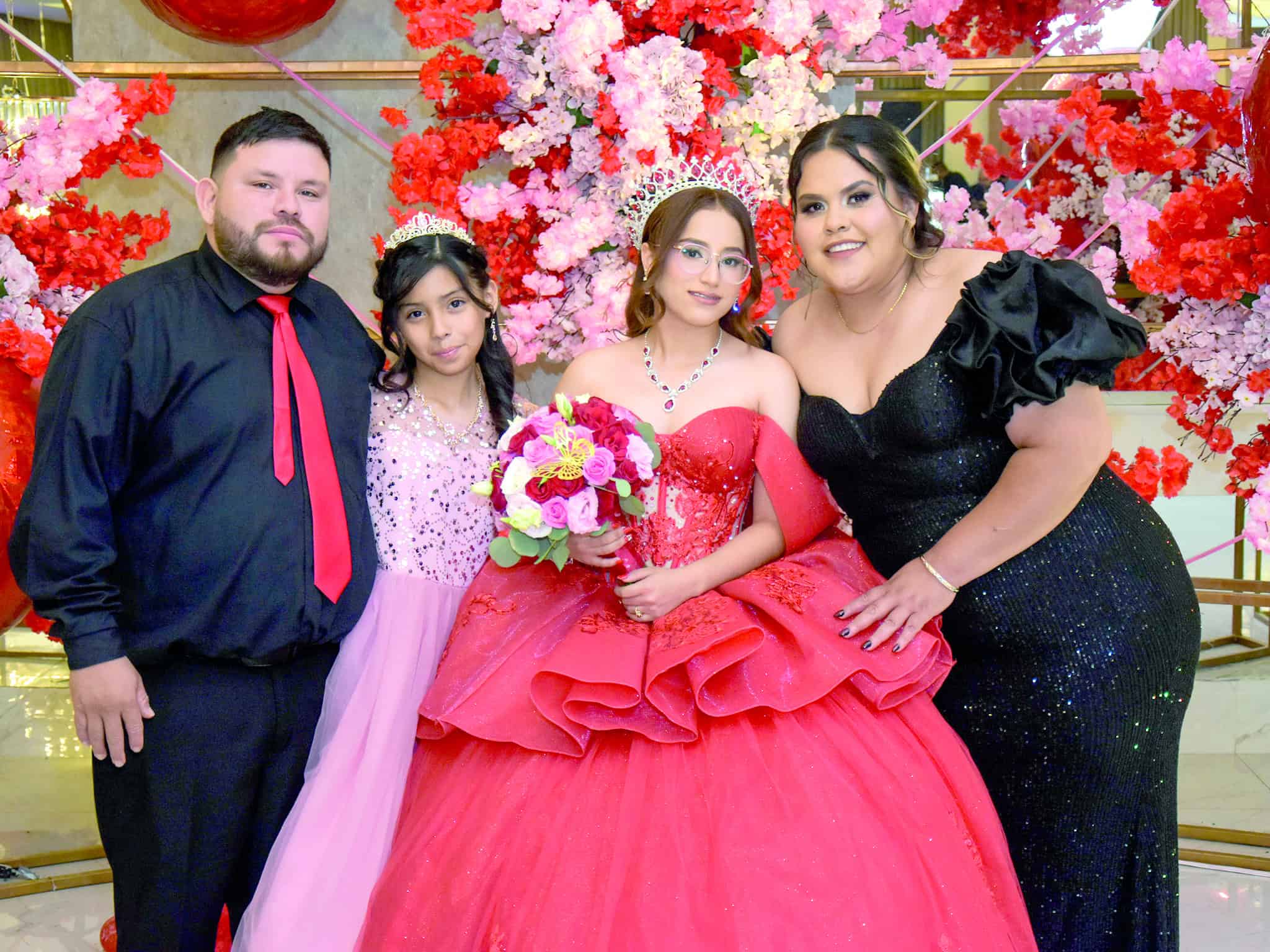 Emoci&oacute;n y alegr&iacute;a en la celebraci&oacute;n de XV a&ntilde;os de Fernanda Nicole