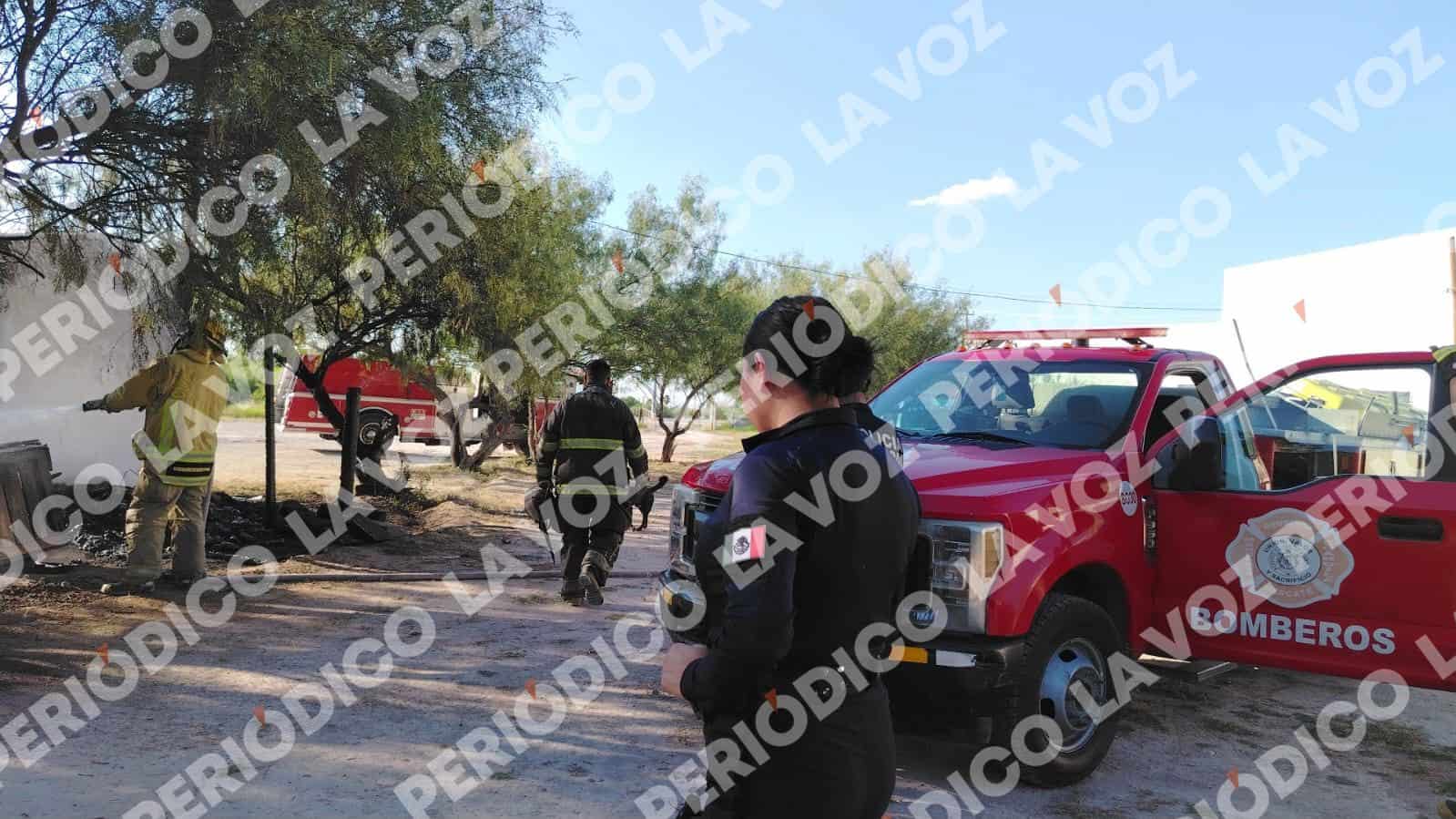Bomberos controlan incendio de basura en Monclova